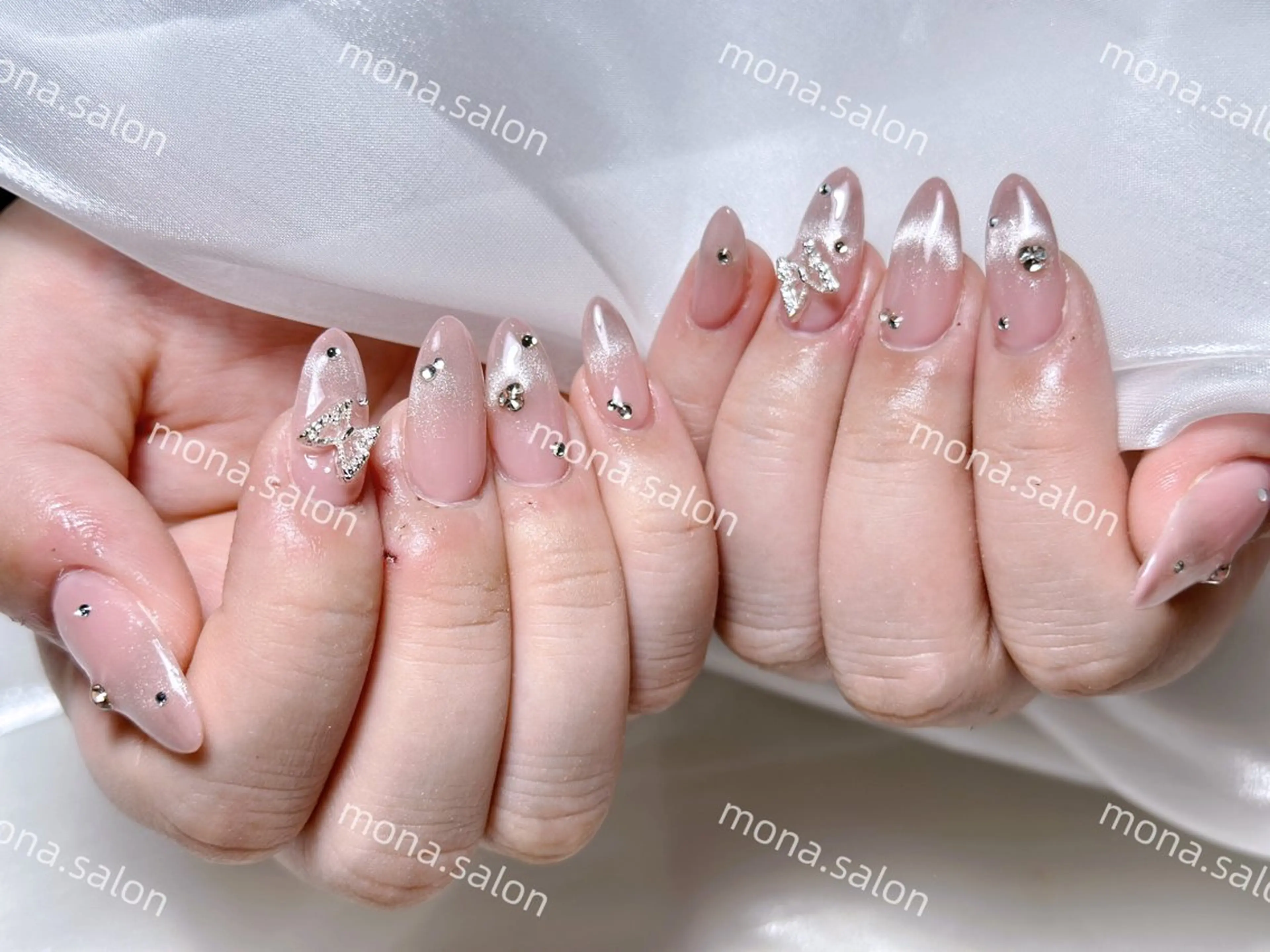 ネイル ハンドネイル Mona【パラジェル ・長さ出し専門店】のネイルデザイン
