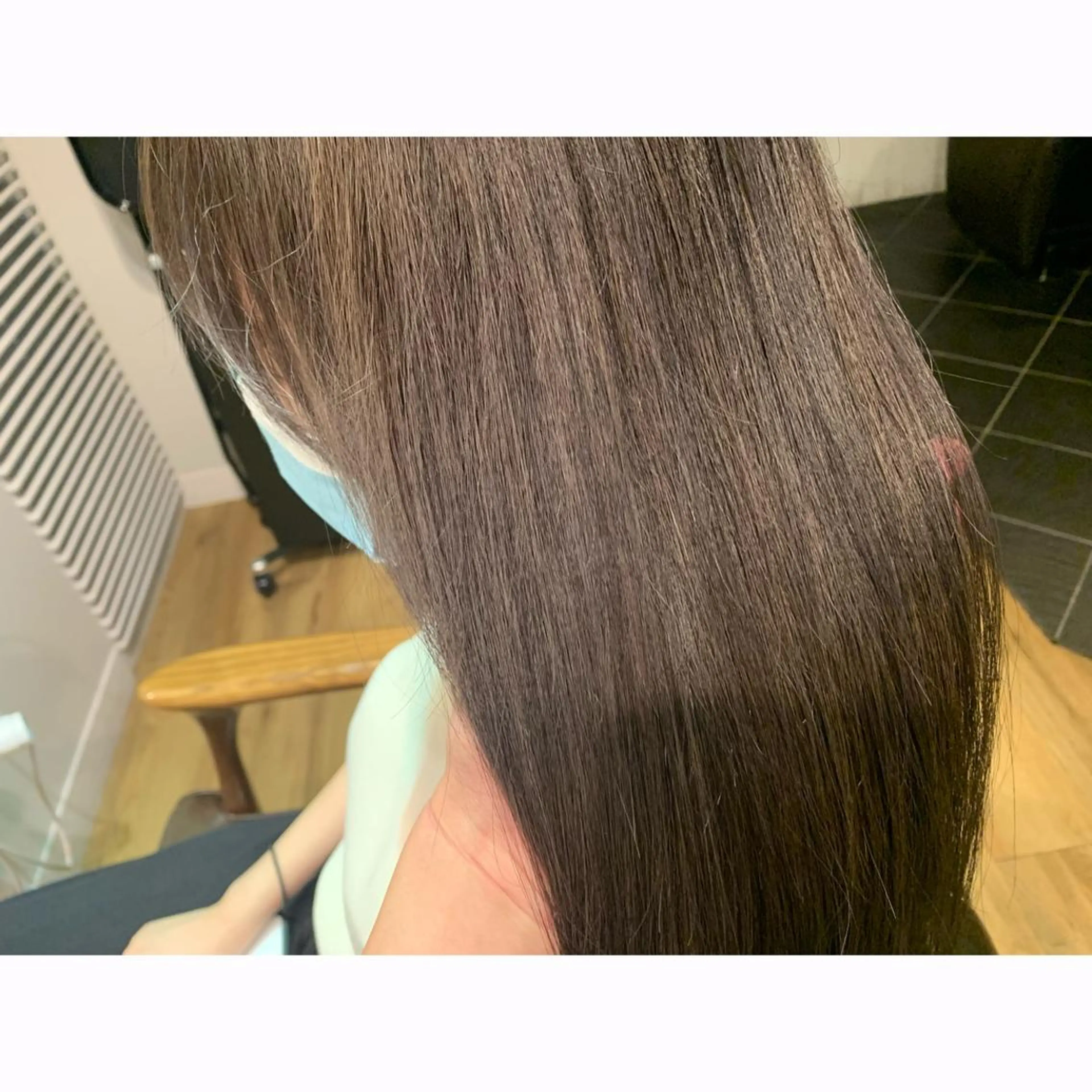 ロング カラー グレージュ ツキダテ ユイのヘアスタイル