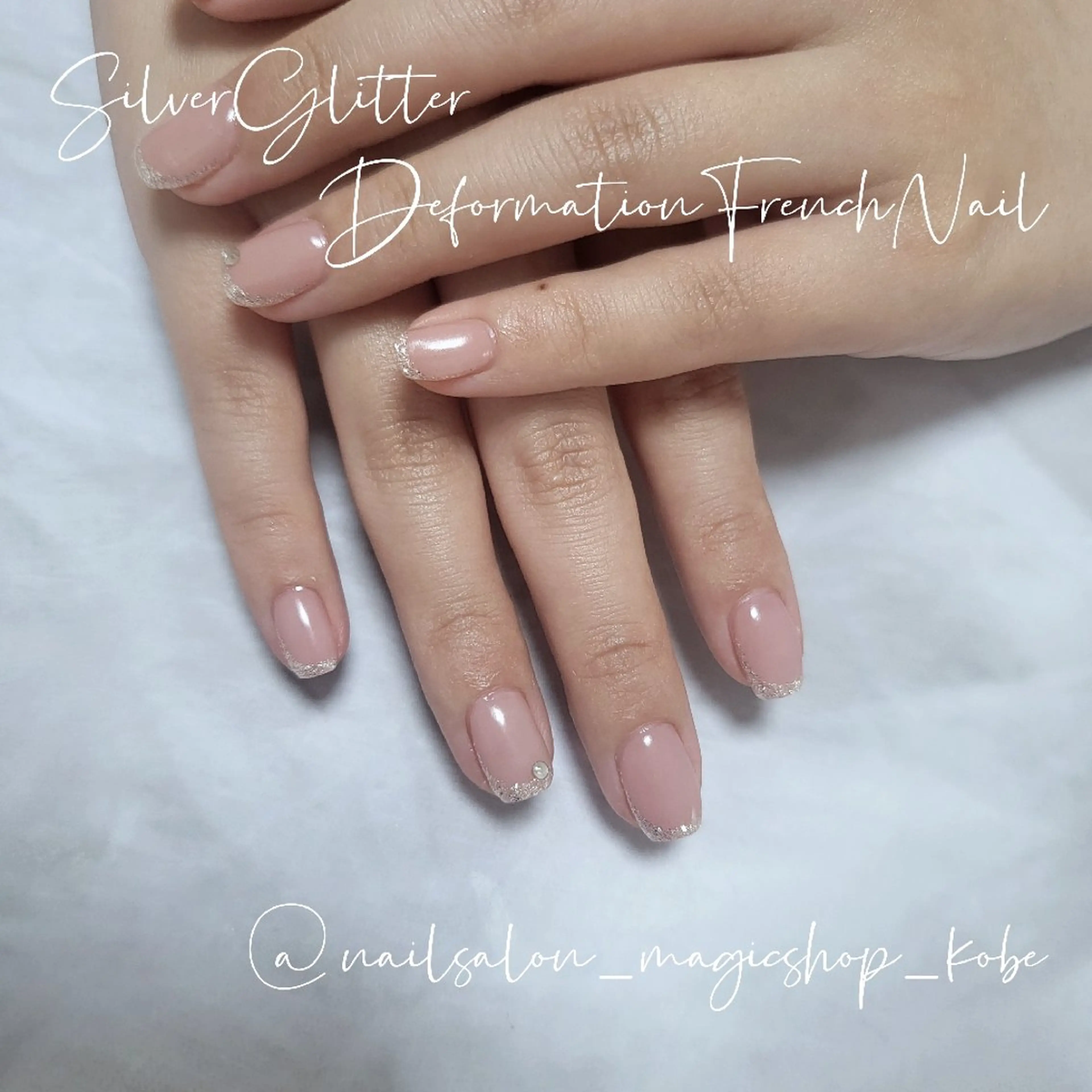 ネイル フレンチネイル ジェルネイル ラメ(グリッター) シルバー シンプルネイル ハンドネイル Nailsalon MagicShopのネイルデザイン