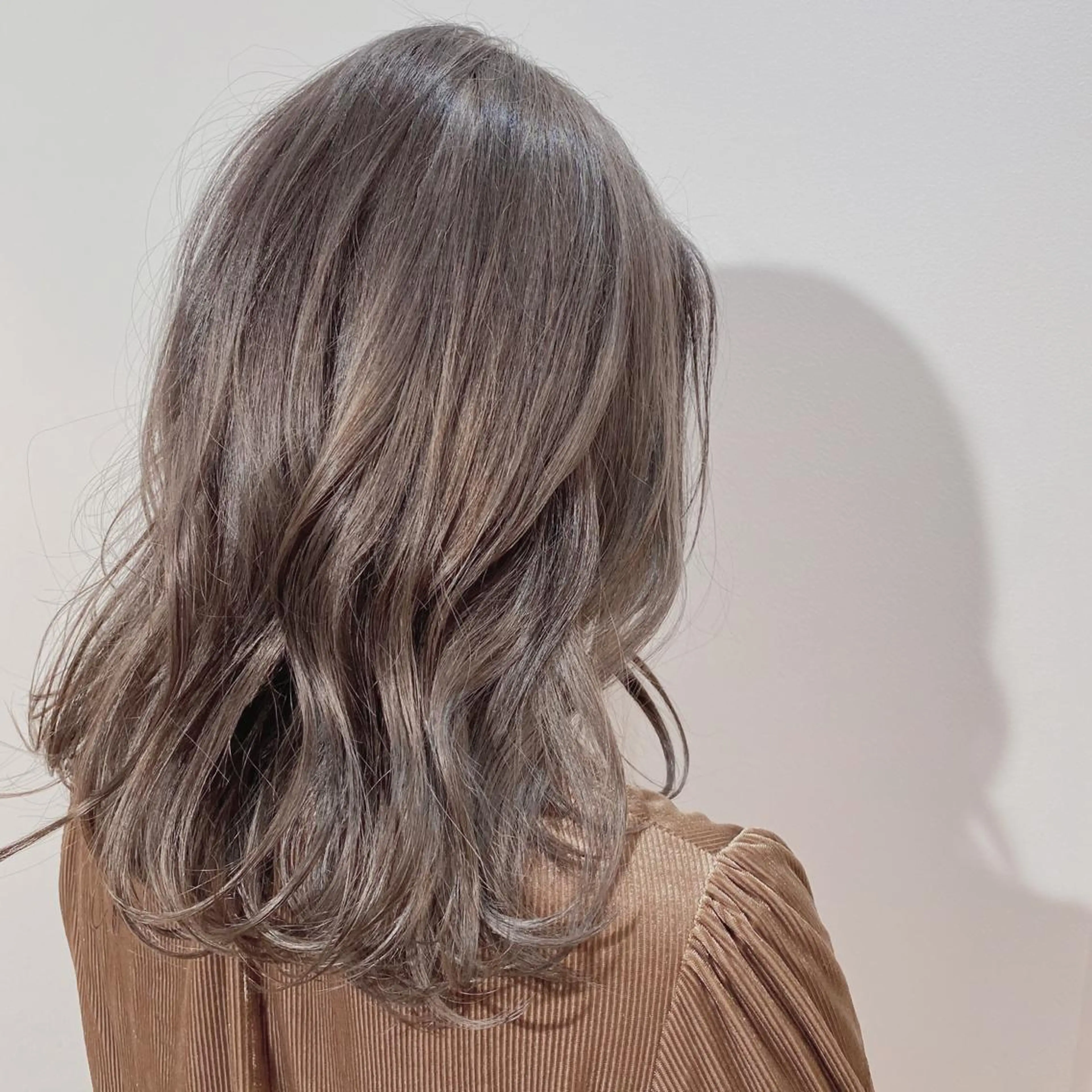 ミディアム カラー 新宿/韓国風レイヤー 髪質改善/渋谷直樹のヘアスタイル