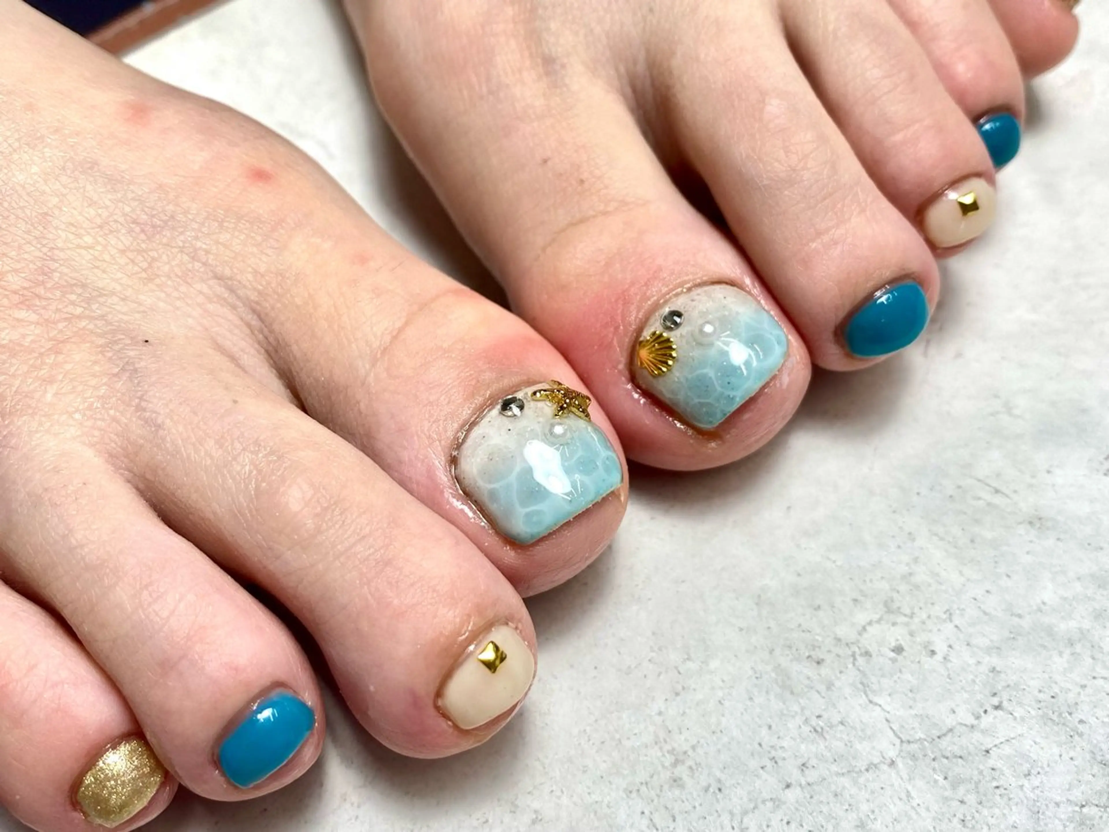 ショート フットネイル Mikami Nanaのネイルデザイン