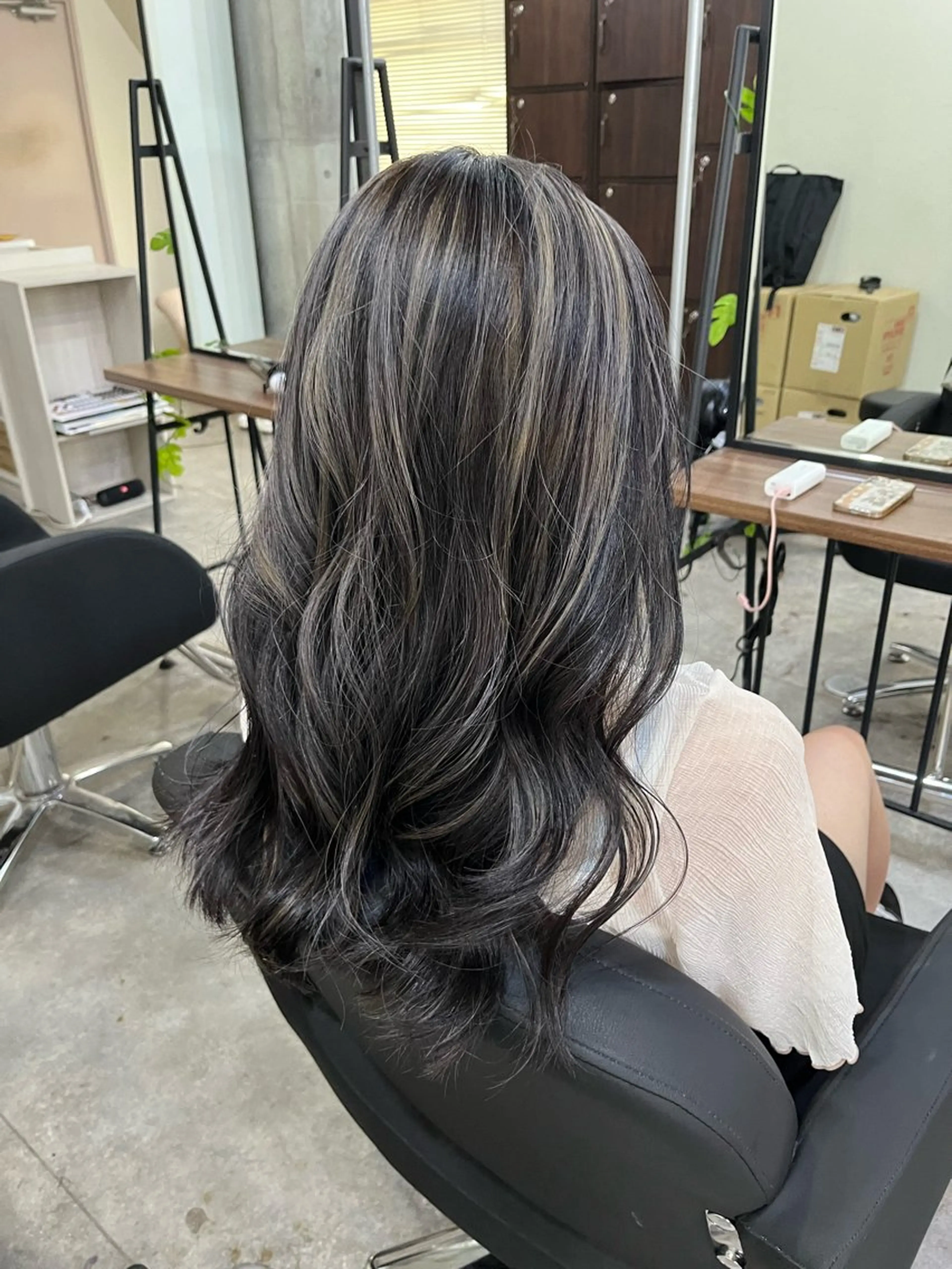 ロング ハイライト &mirai MISUZU【女性】のヘアスタイル