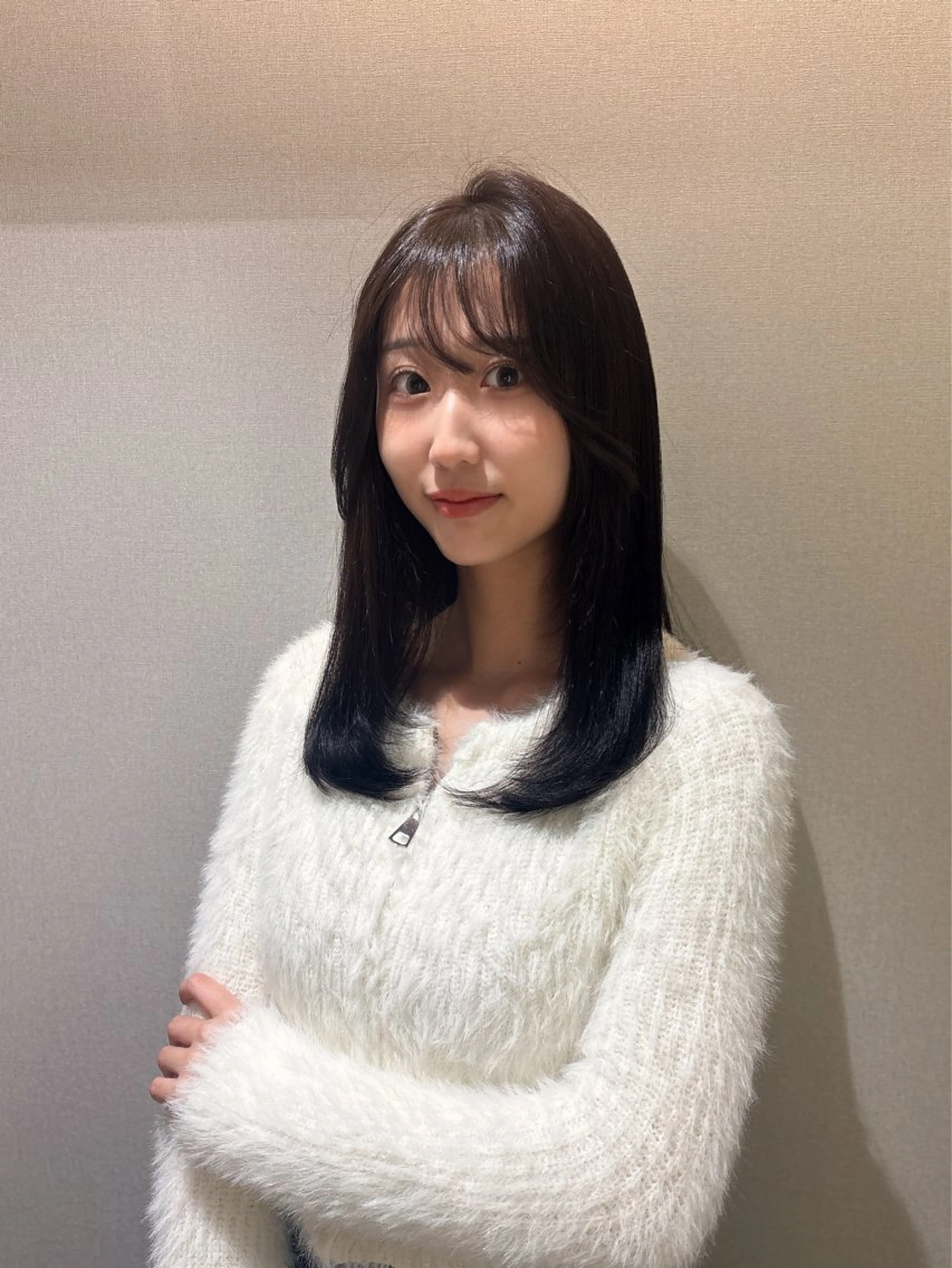 セミロング カラー オリーブカラー カット ヘアカラー トリートメント 髪質改善カラー ベージュ🤎YUMEのヘアスタイル