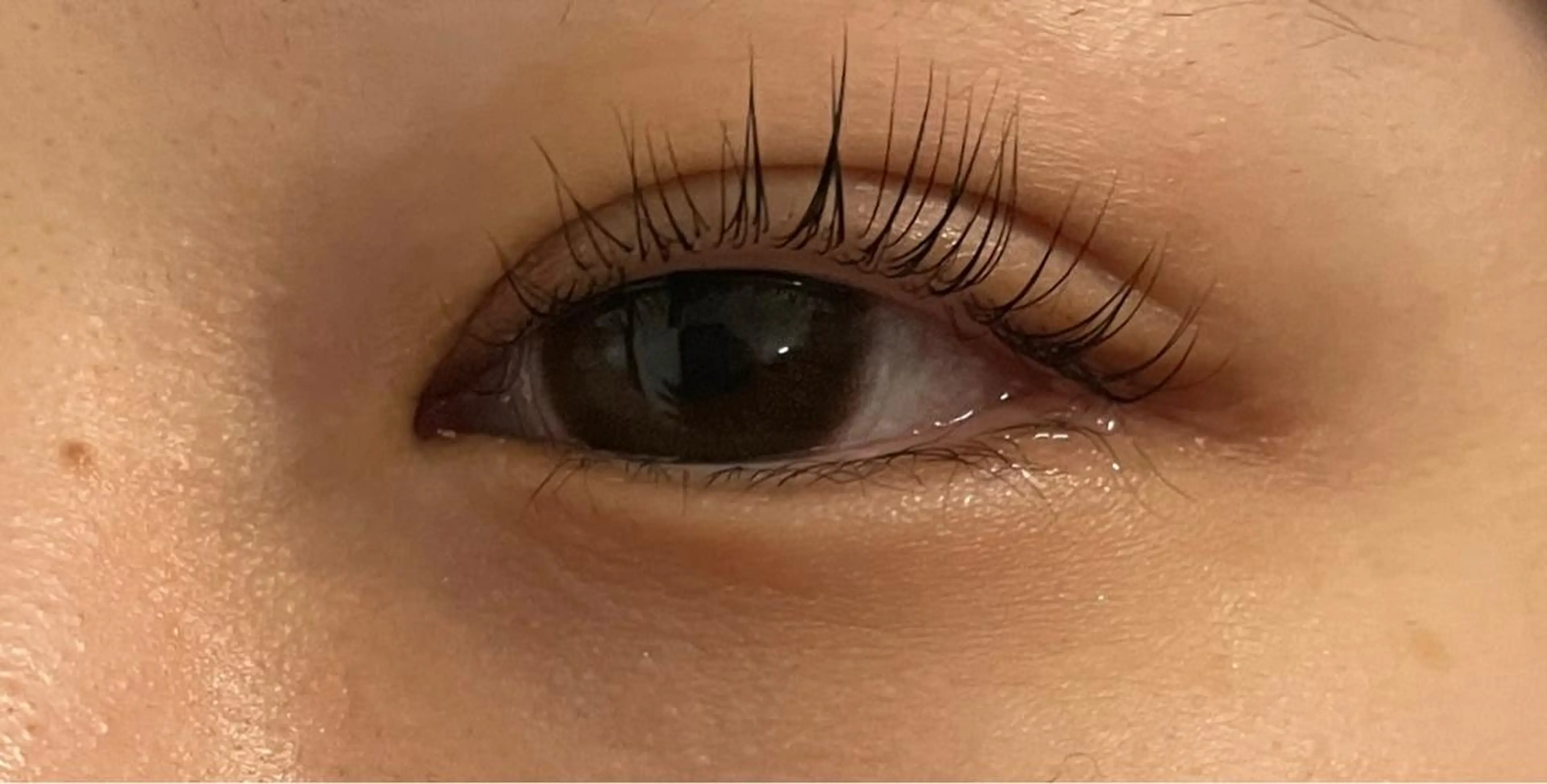 マツエク・マツパ パリジェンヌラッシュリフト NailandEye Lucaのネイルデザイン