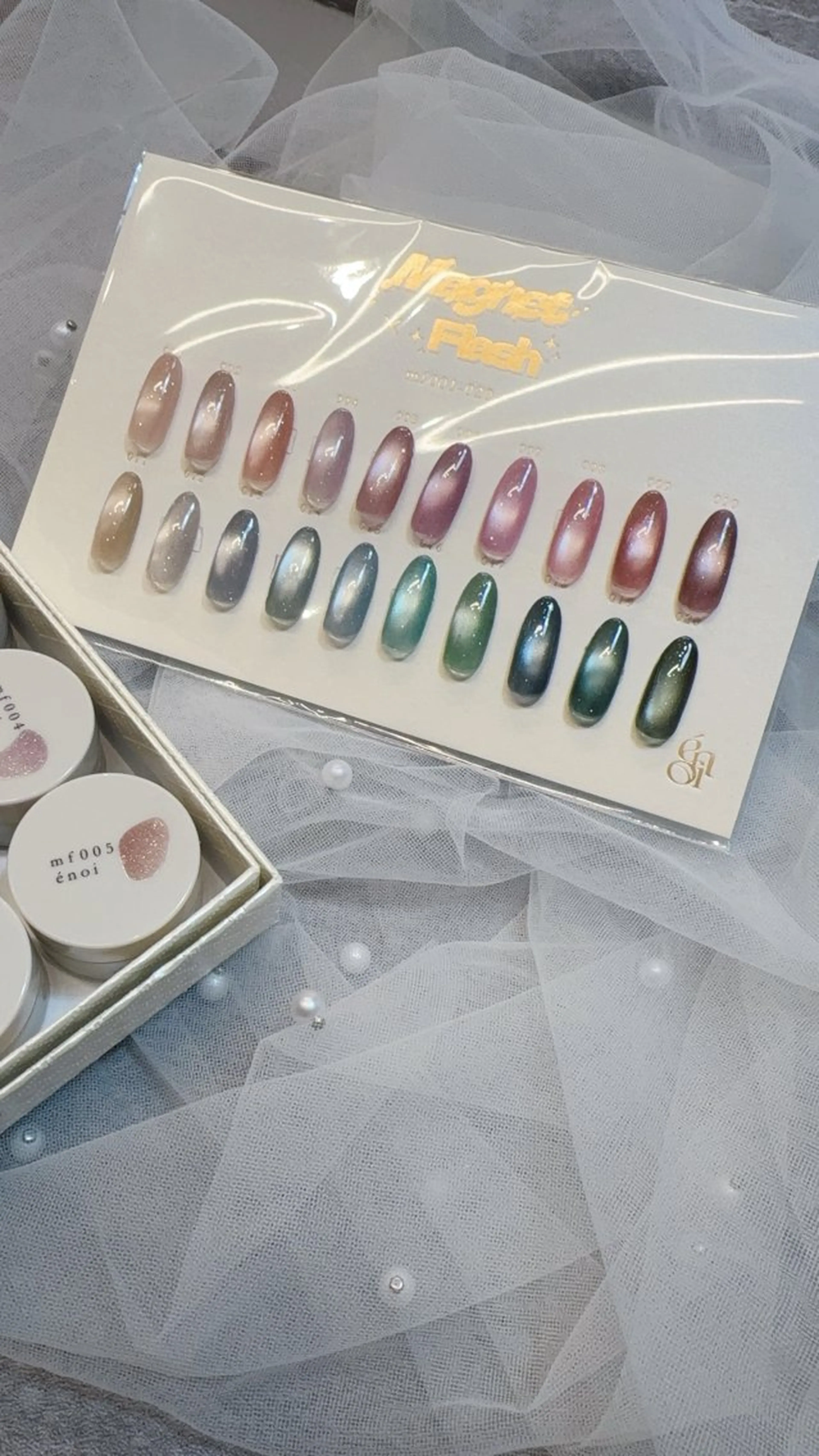 ネイル マグネットネイル LITTLE STAR所属・シスターズ ネイルのネイルデザイン