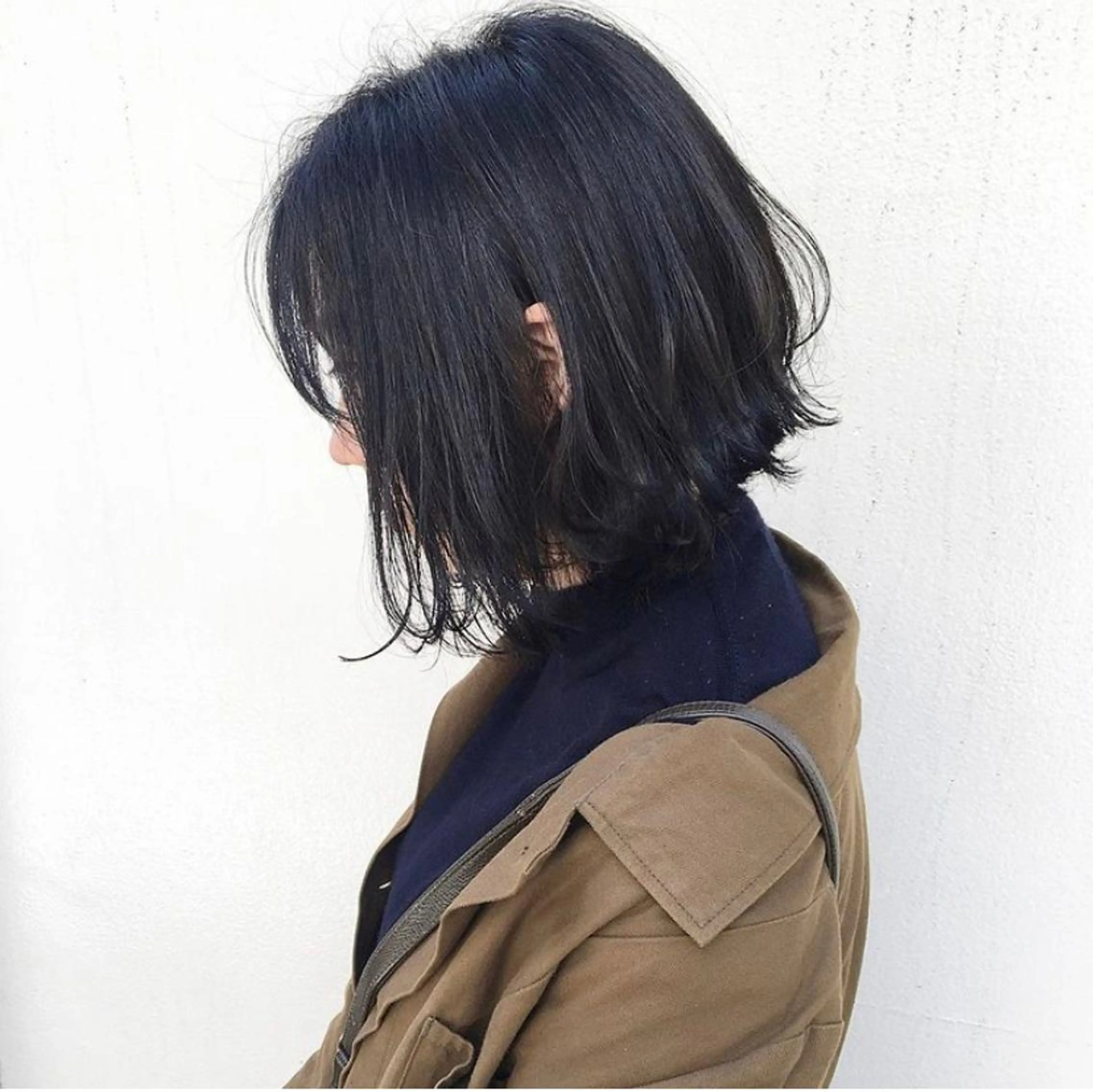 ミディアム カラー THE DAY所属・AKI HASHIMOTOのヘアスタイル