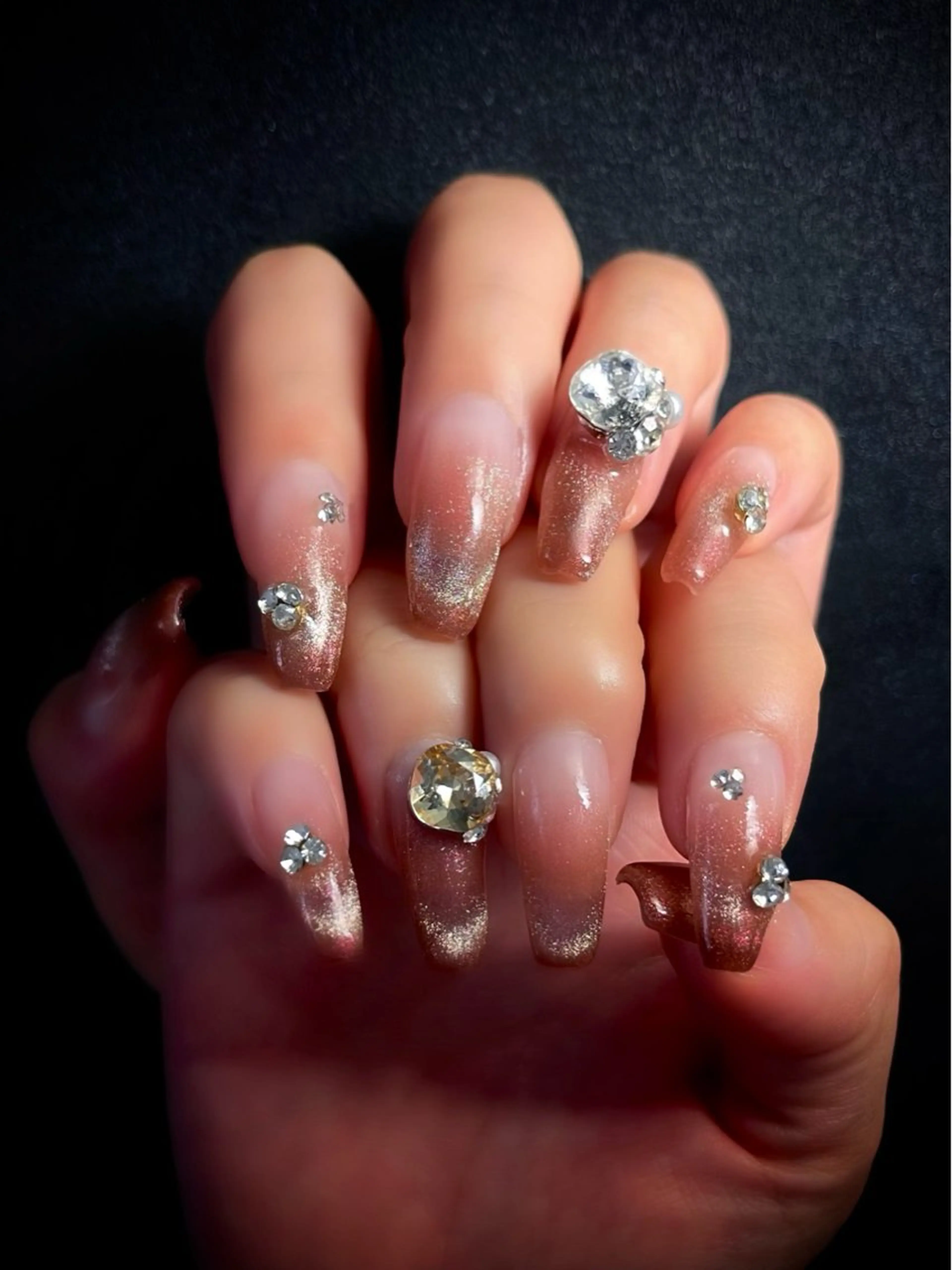 ネイル キラキラネイル マグネットネイル スカルプネイル ワンホンネイル nine.🦋 YUKOのネイルデザイン