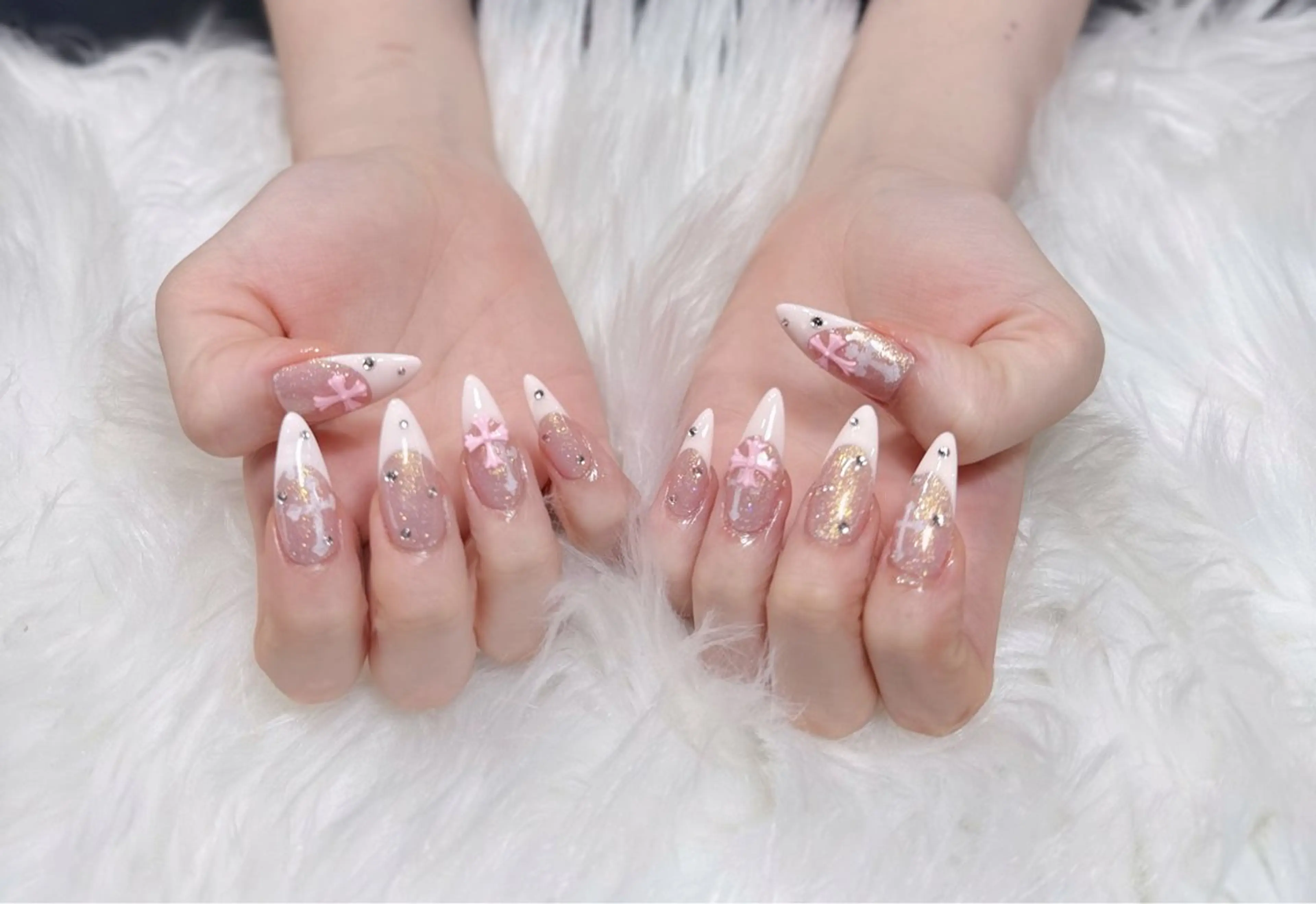 ネイル オーロラネイル チークネイル フットネイル フレンチネイル ジェルネイル ハンドネイル Nichi Nailsのネイルデザイン