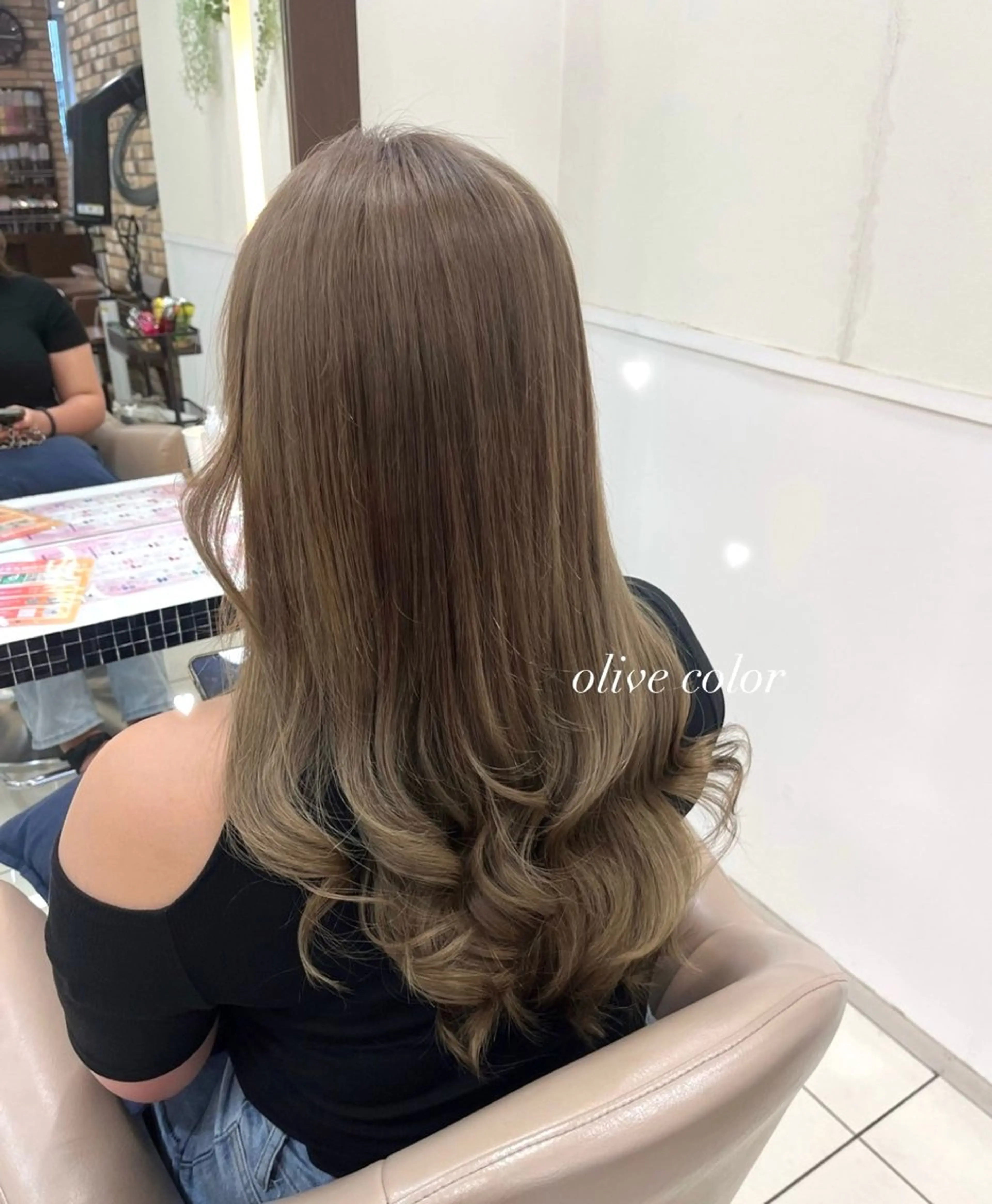 ロング カラー ブリーチ ダブルカラー ブリーチなしカラー ロング ハイトーン👱‍♀️ エクステ/彩花のヘアスタイル