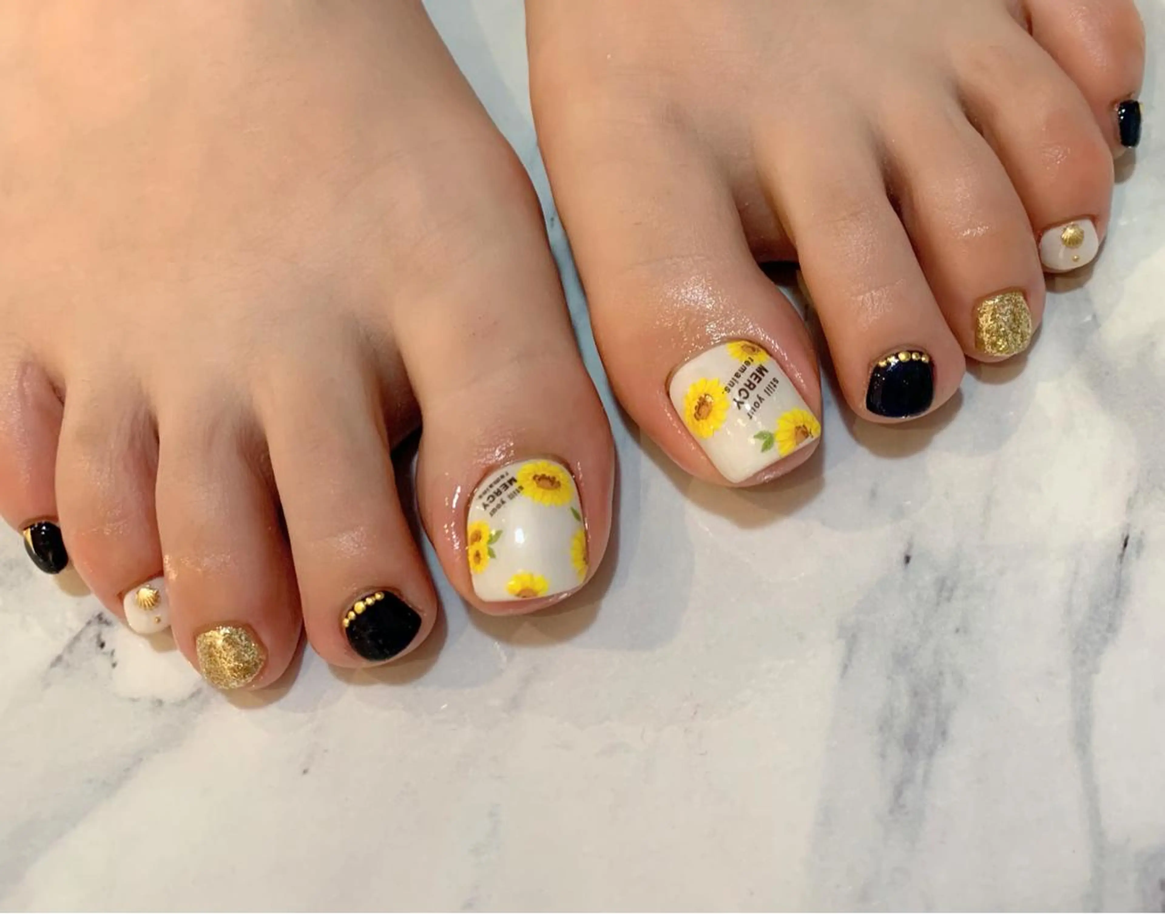 ネイル フットネイル Lino+ ネイル&よもぎ蒸しのネイルデザイン