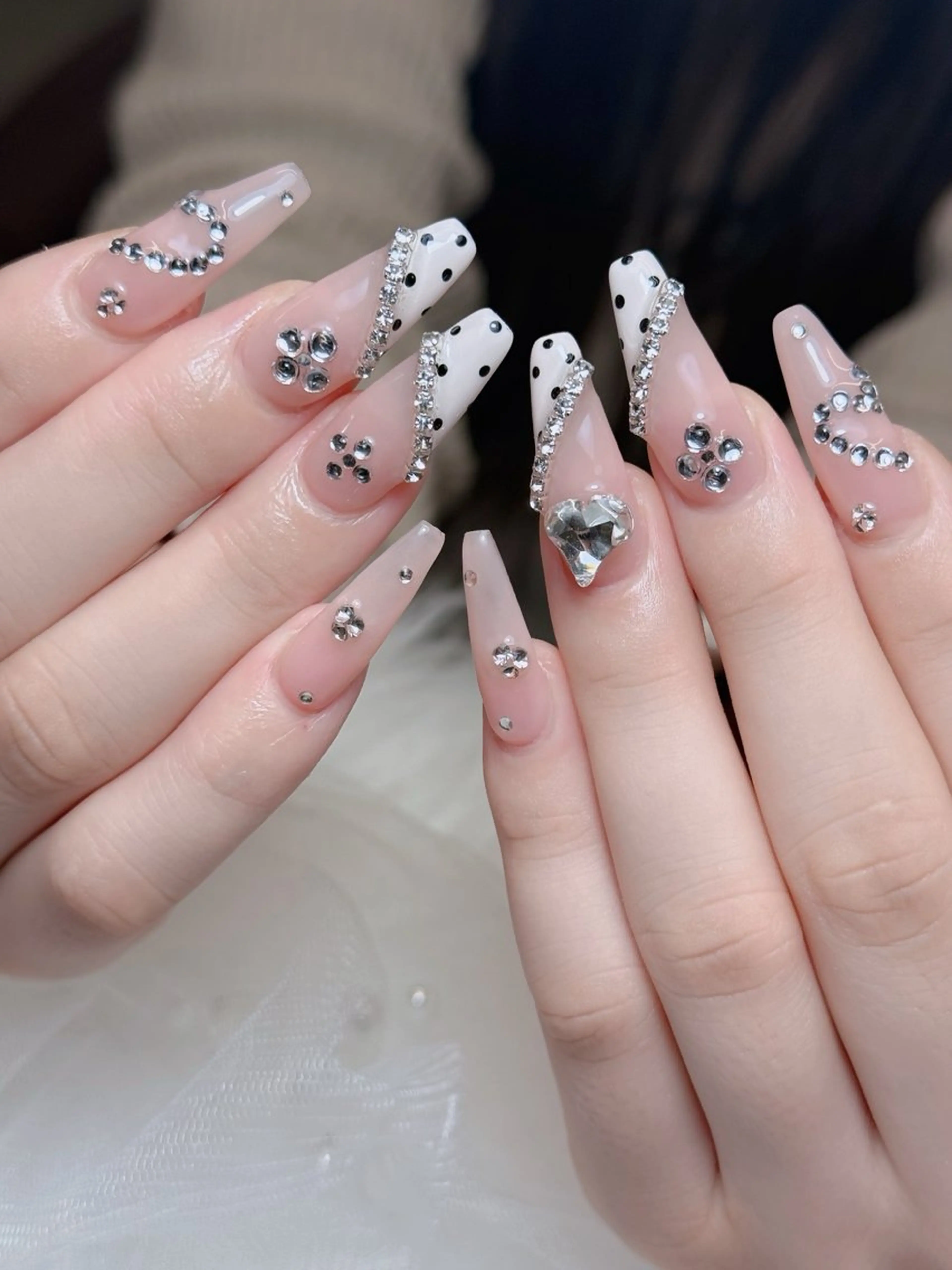 ネイル オーロラネイル チークネイル フットネイル フレンチネイル 韓国ネイル ハンドネイル Lumi Nailのネイルデザイン