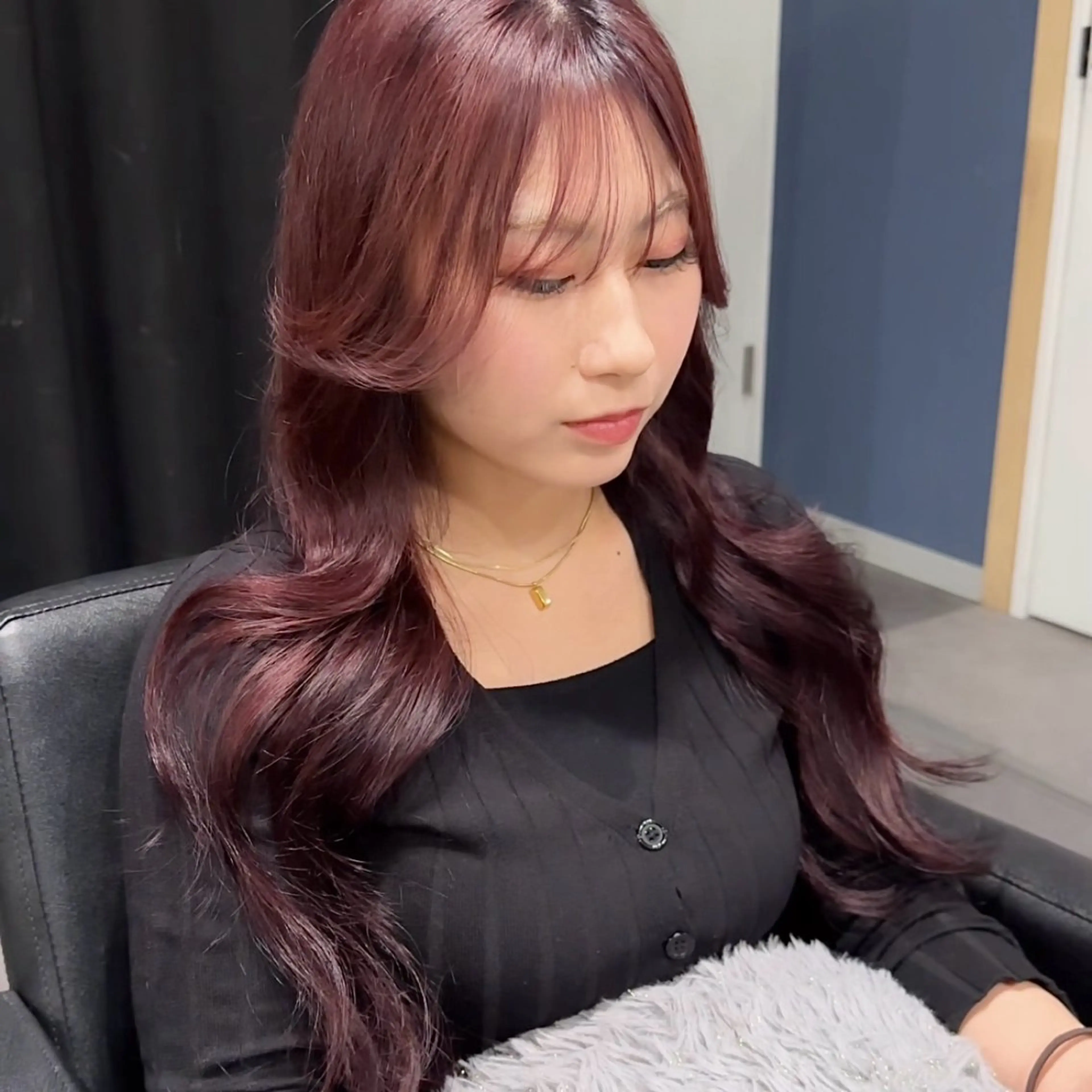 ロング カラー ブリーチ ブリーチなしカラー _WHITE +南海難波所属・YUMI YUMIのヘアスタイル