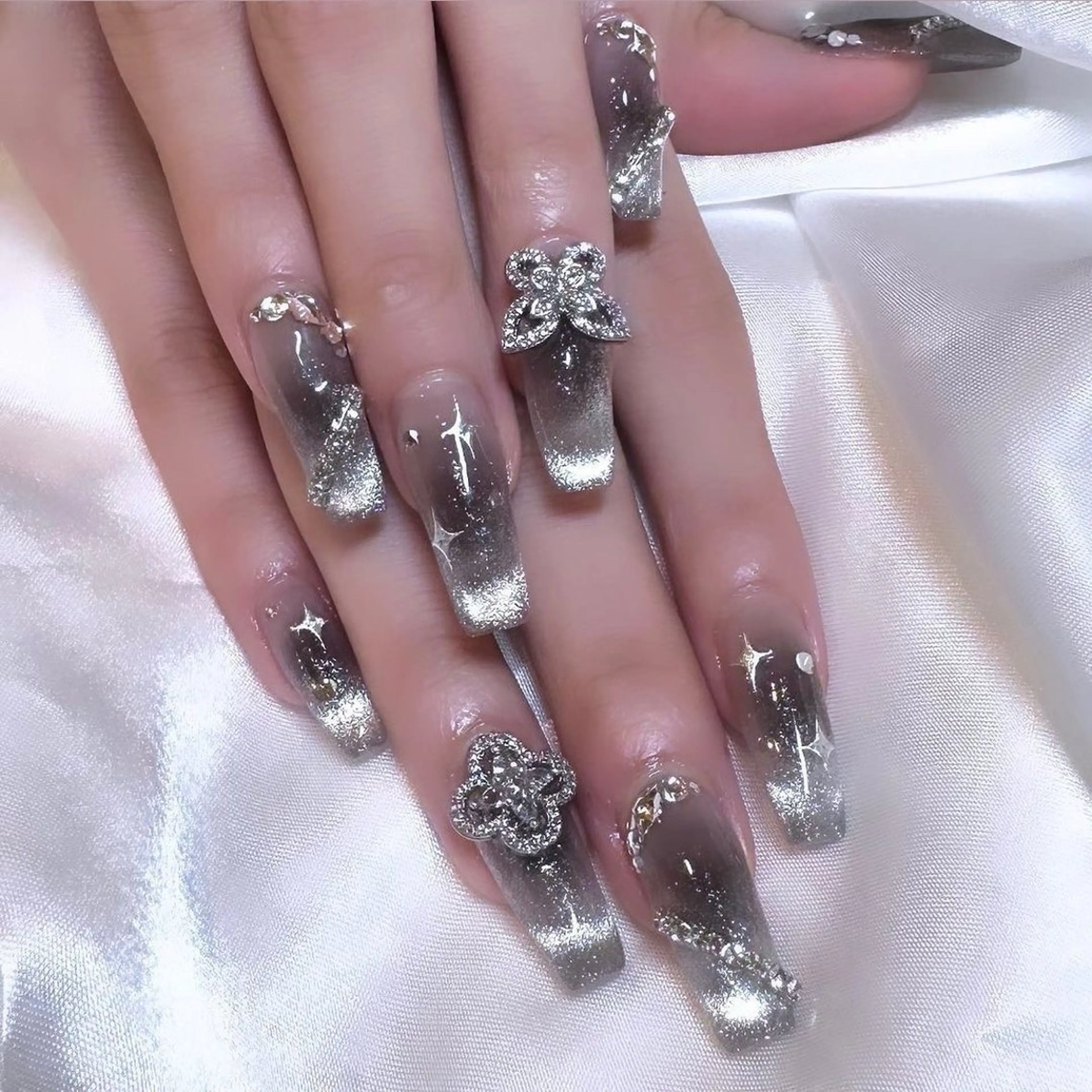 ネイル Lee Nailsのネイルデザイン
