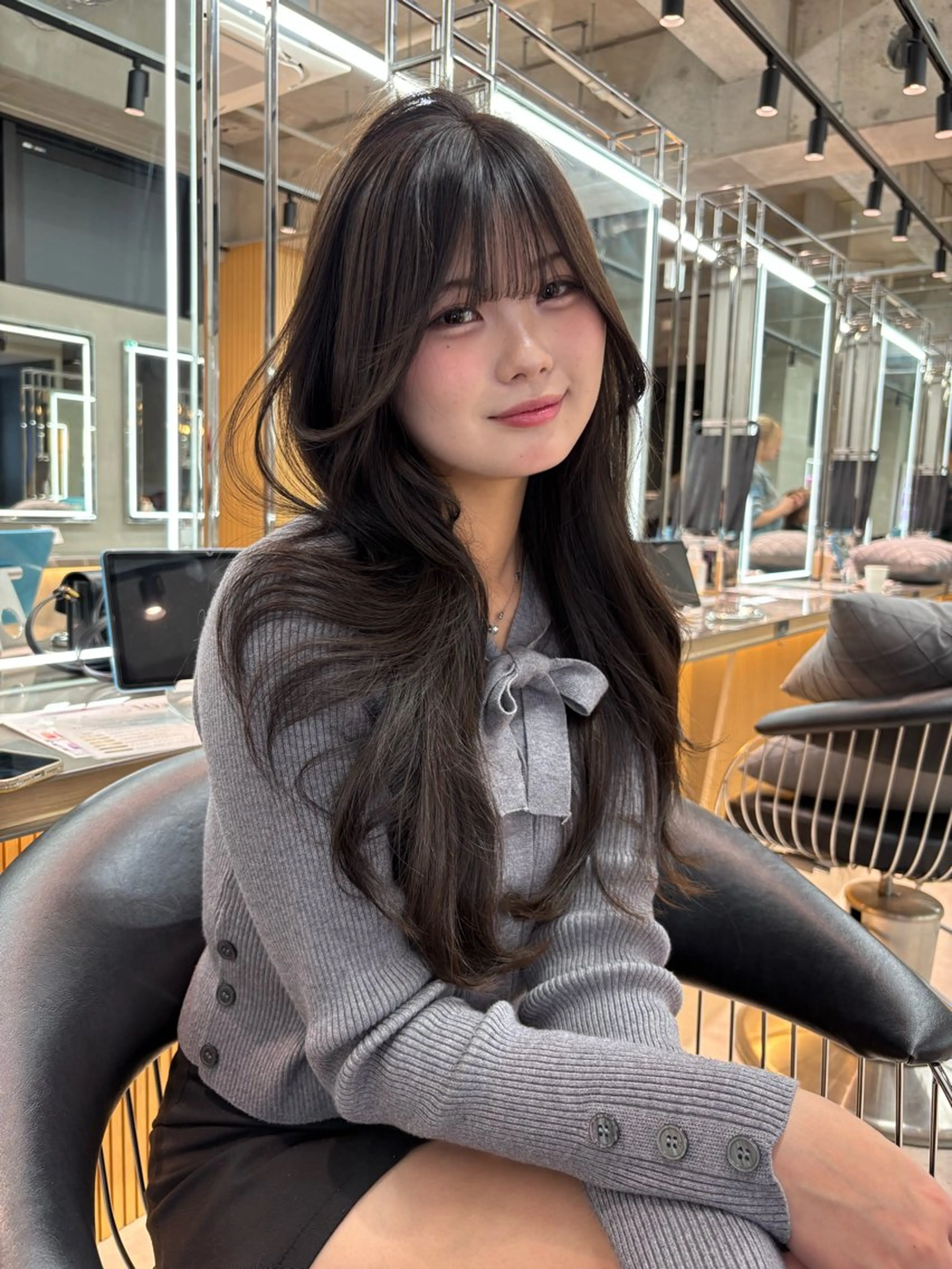 セミロング カラー ブリーチ ブリーチなしカラー 髪質改善 レイヤーカット 縮毛矯正 【美髪矯正】 吉村　清志のヘアスタイル