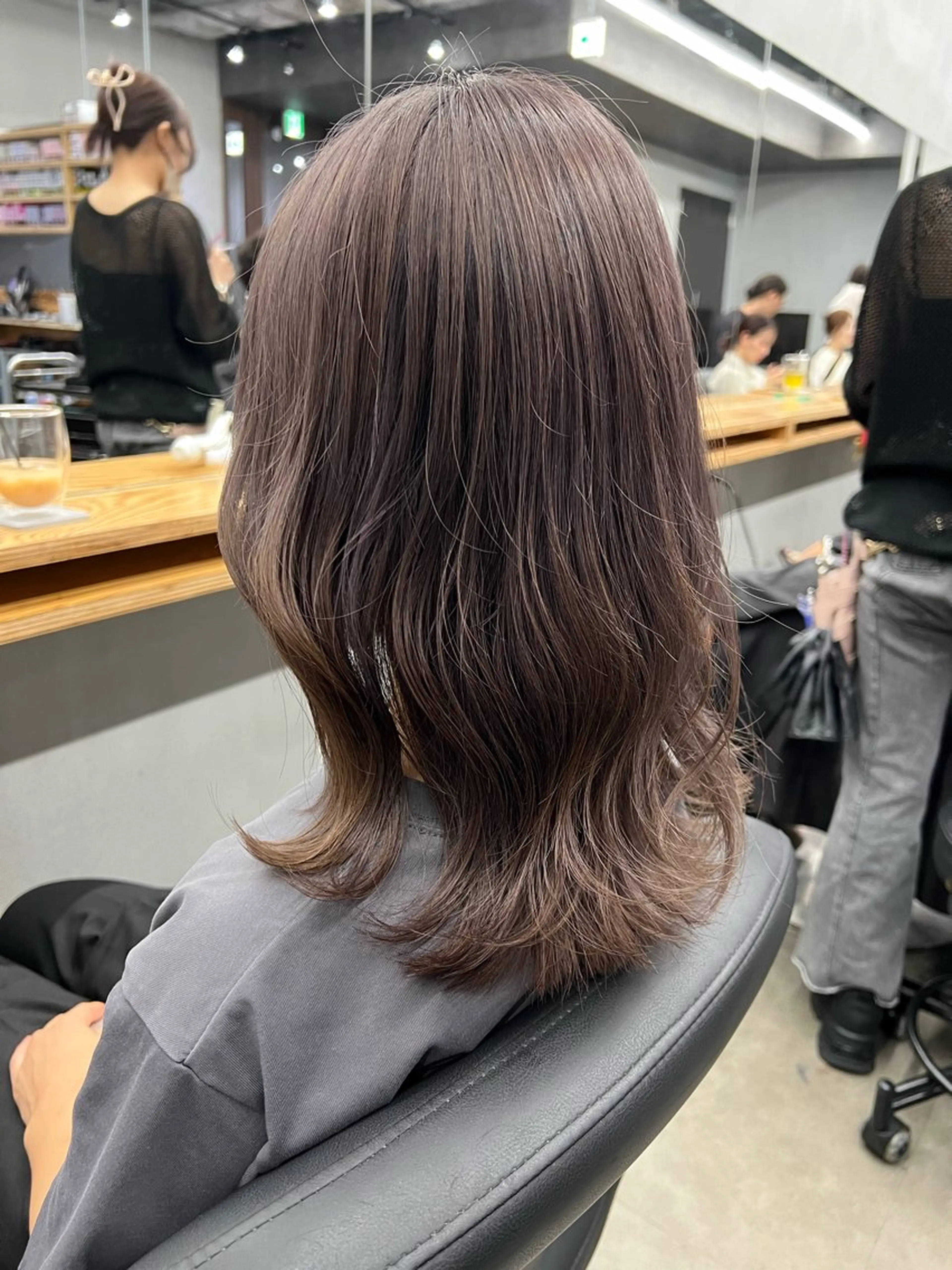 ミディアム 亀田 泰生のヘアスタイル