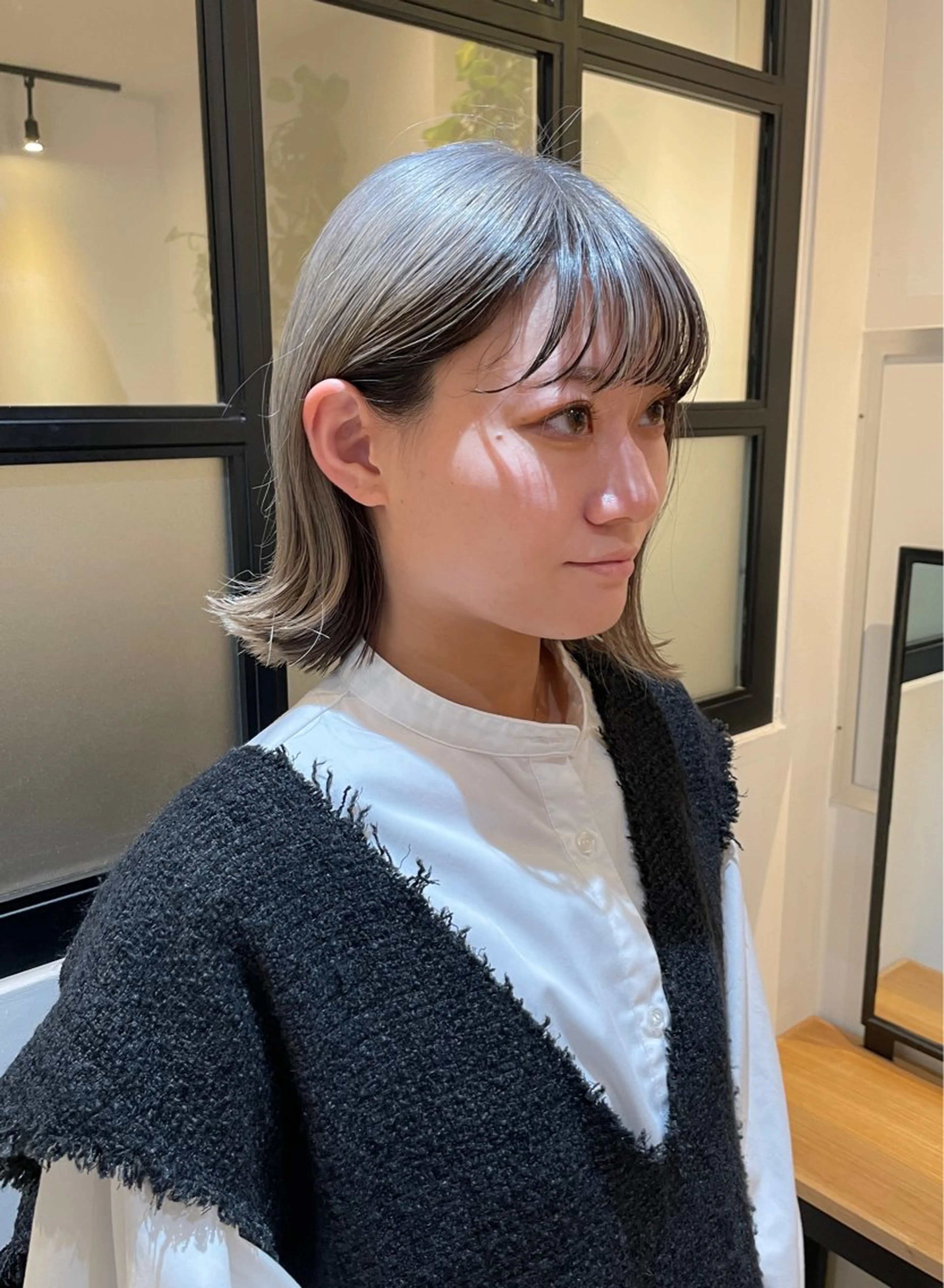 ショート カラー ダブルカラー シルバー ホワイトシルバー カット ヘアカラー トリートメント ﾊｲﾄｰﾝ/ｶﾗｰ/ 用賀/稲若健太郎のヘアスタイル