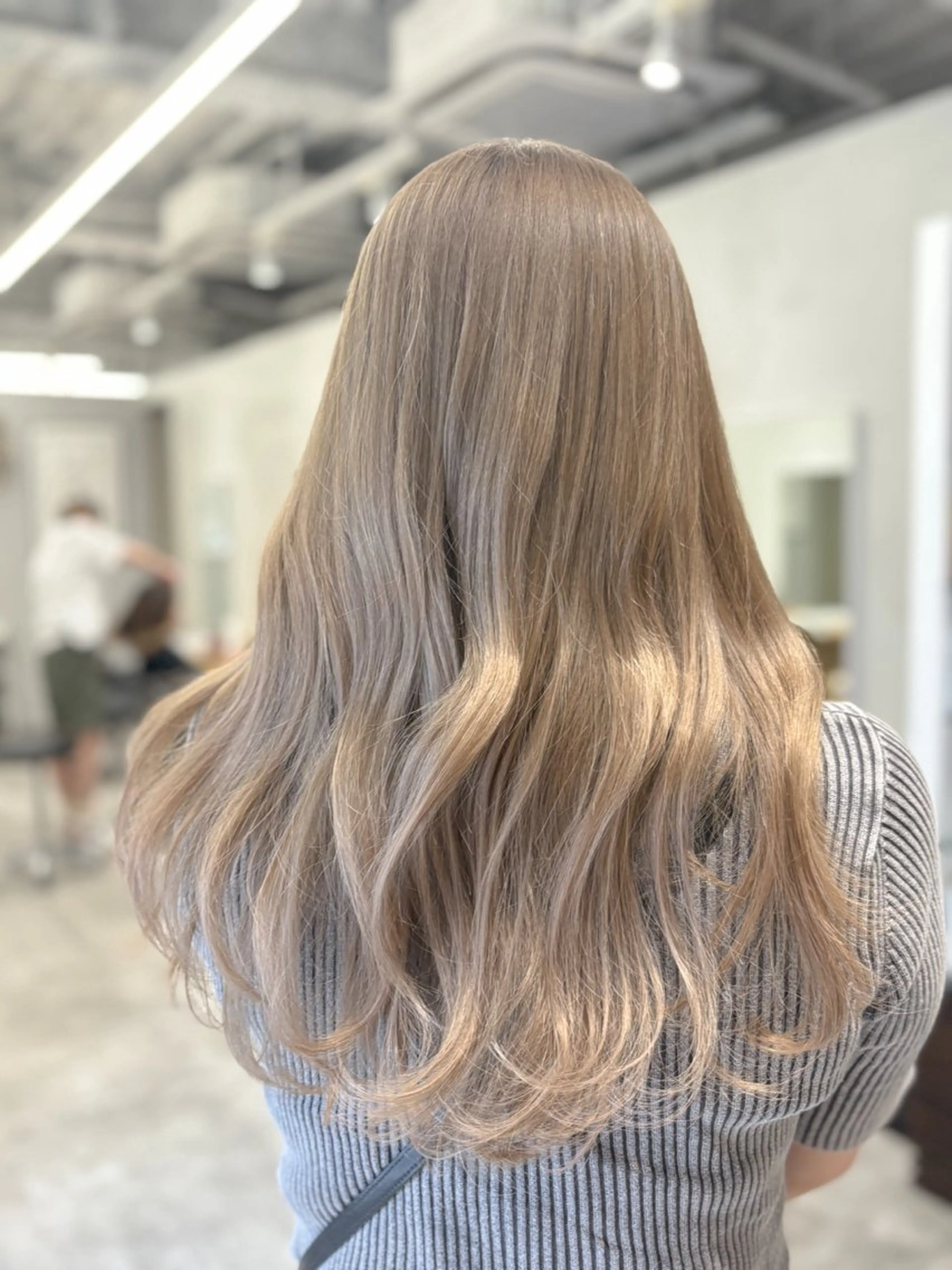 ロング 服部 真希のヘアスタイル