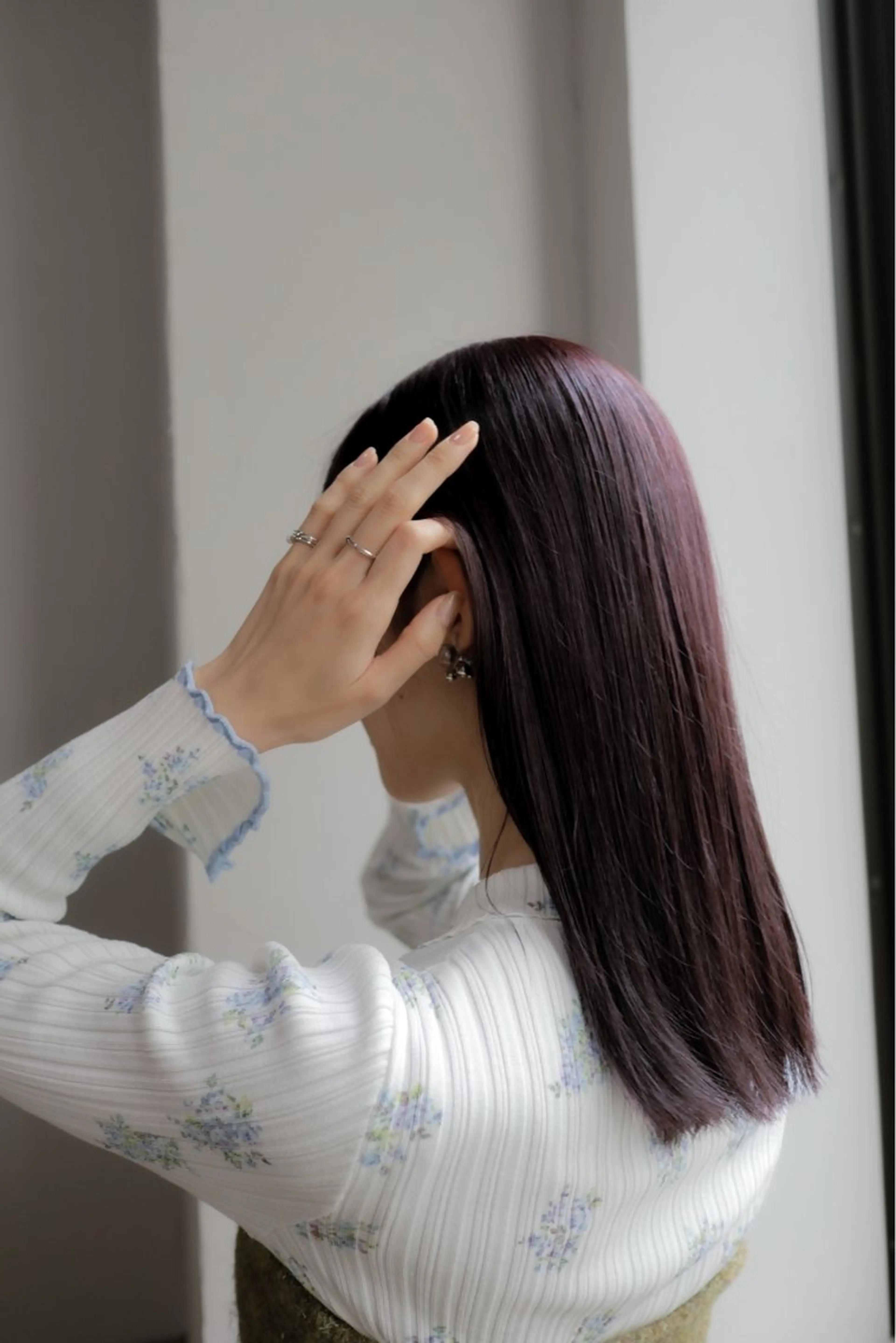 セミロング 縮毛矯正 ウシロダ メグミのヘアスタイル