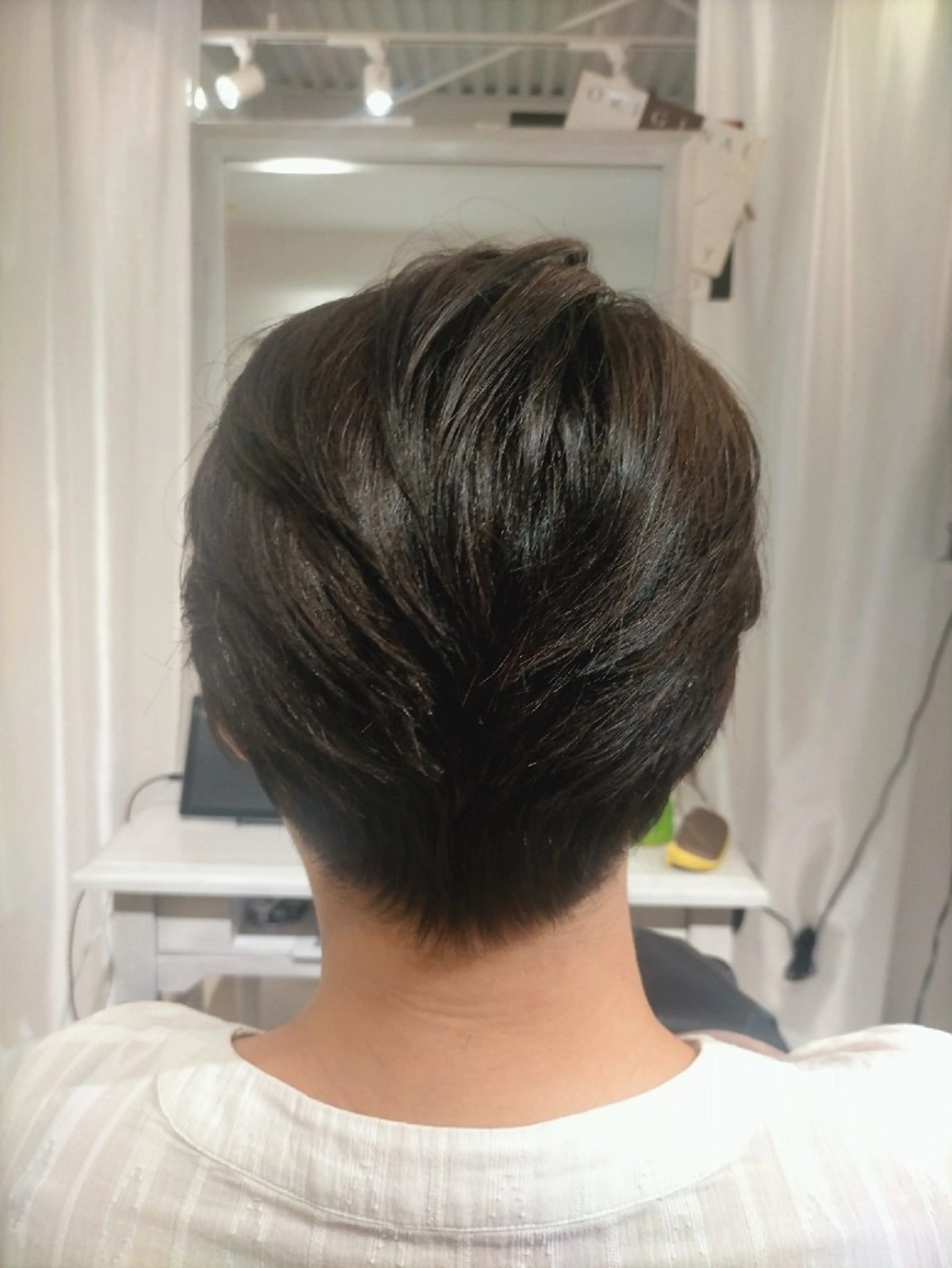 ショート カット ヘアカラー 安田 光徳のヘアスタイル