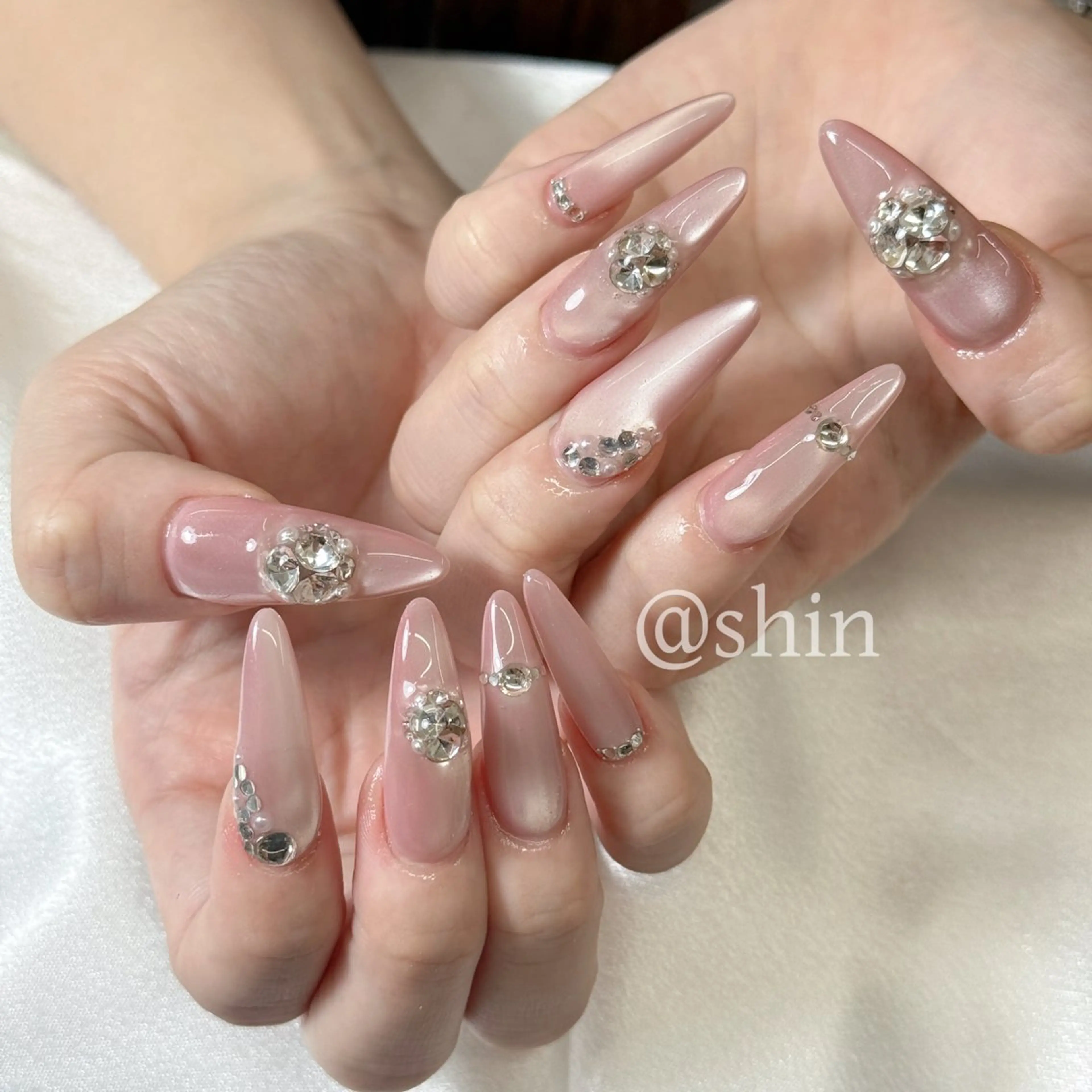 ネイル ハンドネイル Queen‘s シシのネイルデザイン