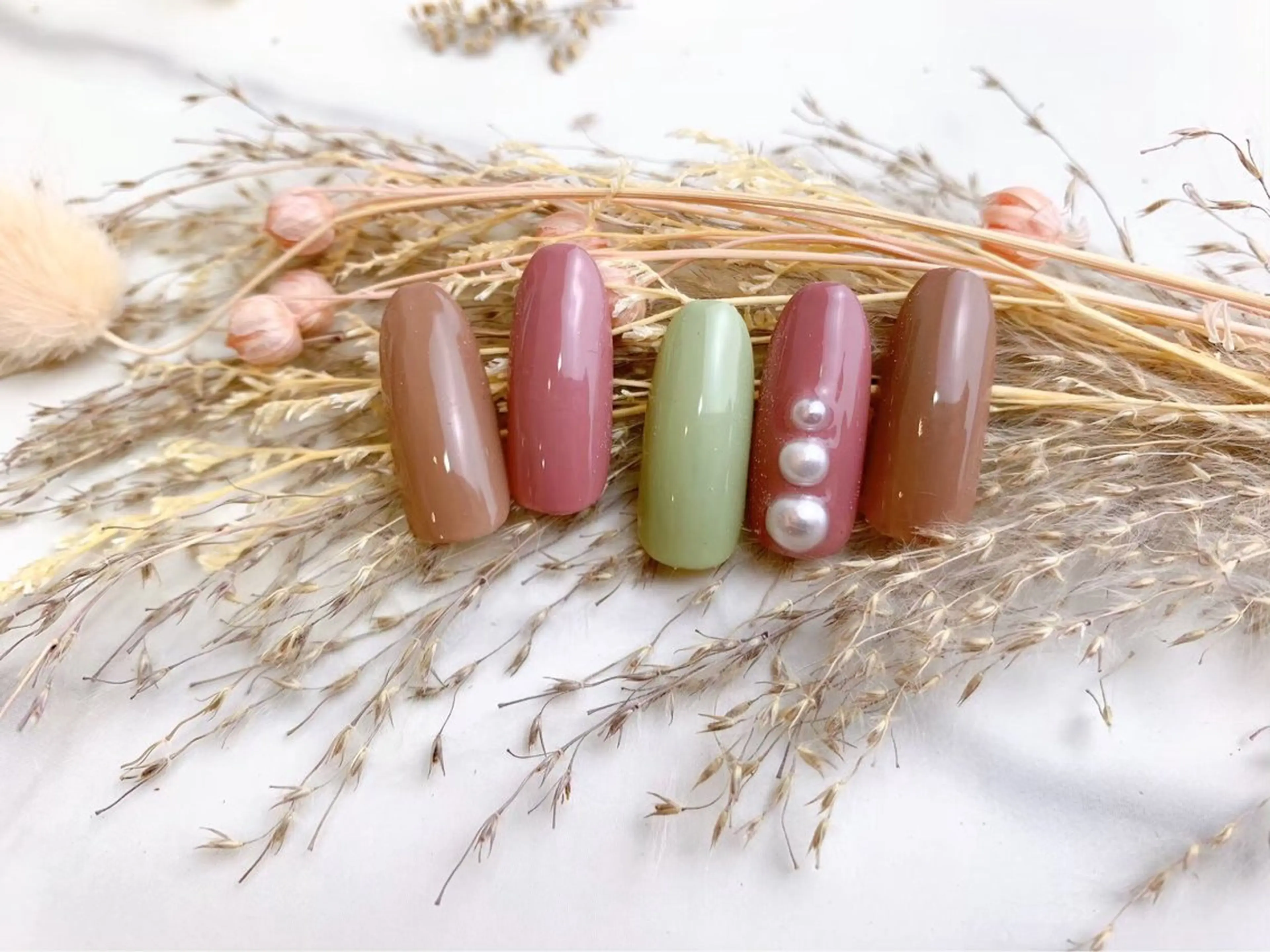 ネイル ネイルサロン&スクール GINA所属・藏野 優花のネイルデザイン