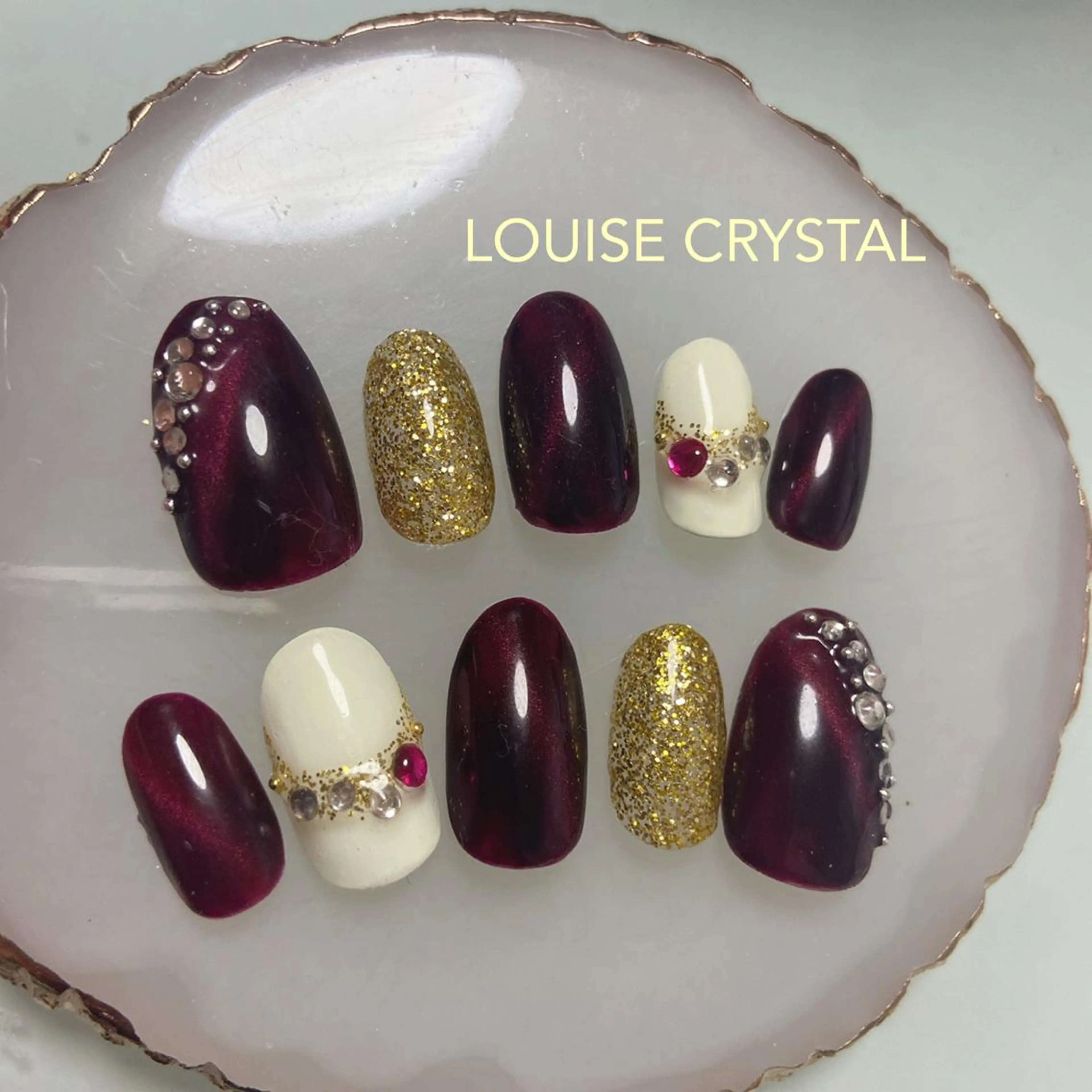 ネイル 卒業式 シンプルネイル ネイルチップ LOUISE CRYSTALのネイルデザイン