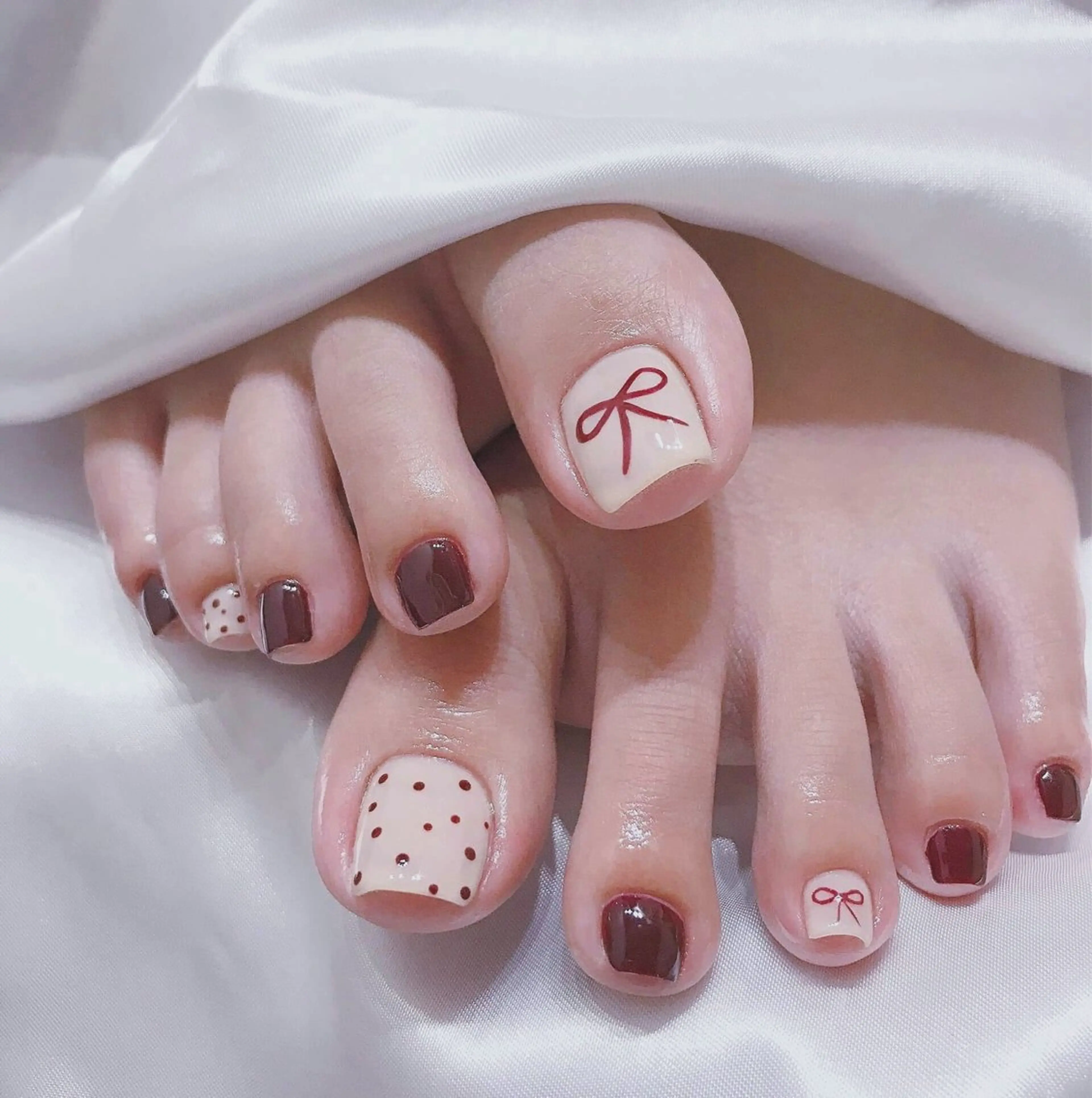 ネイル フットネイル ジェルネイル 韓国ネイル マグネットネイル 持ち込み ハンドネイル Akiko ネイルサロン所属・AKIKO ネイルサロンのネイルデザイン