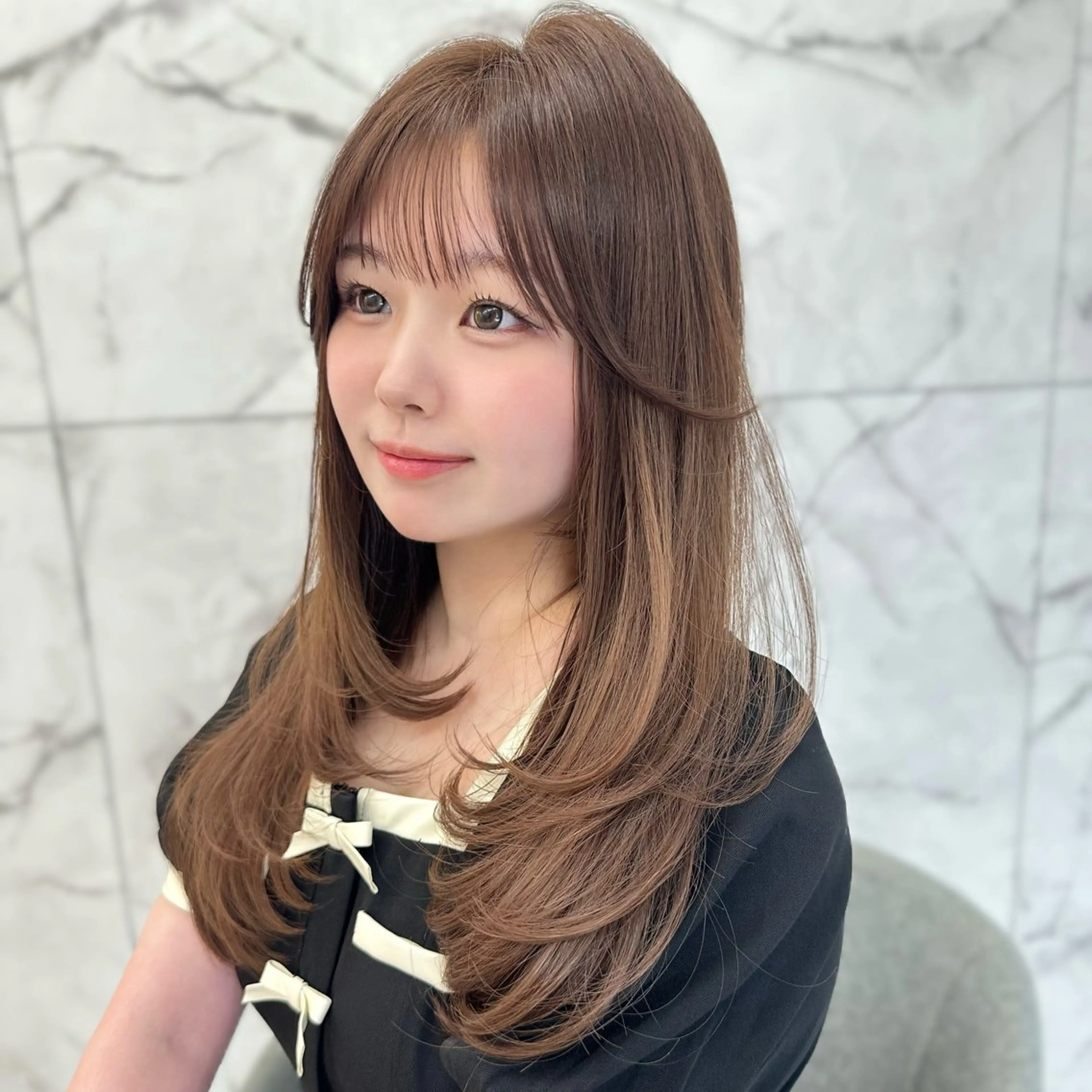 セミロング カラー ヘアアレンジ 顔周りcut/ 艶ワンカラー♥ちさきのヘアスタイル