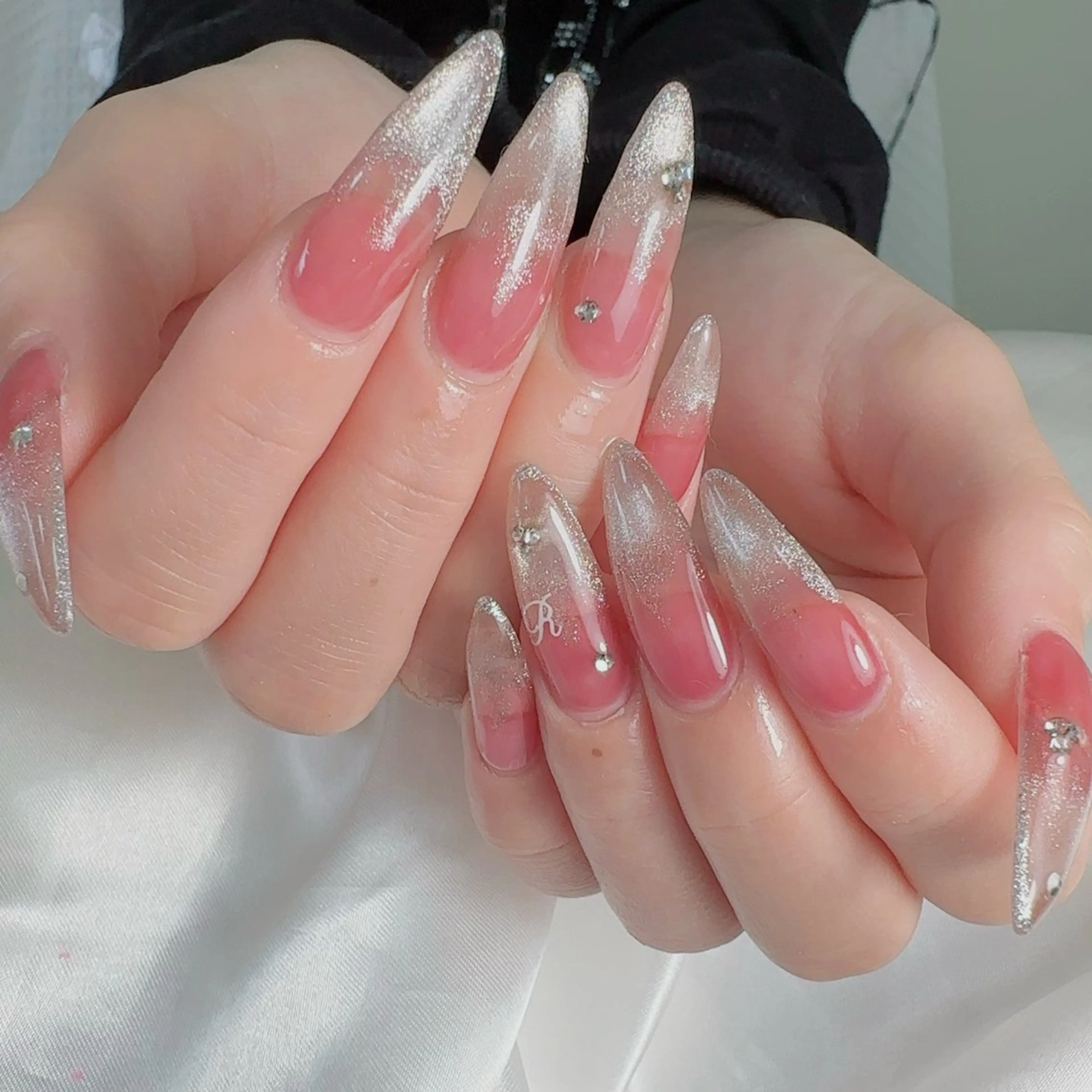 ロング ハンドネイル Nail studio No8 -ネイルスタジオナンバーエイト-所属・Nailstudio No8のネイルデザイン