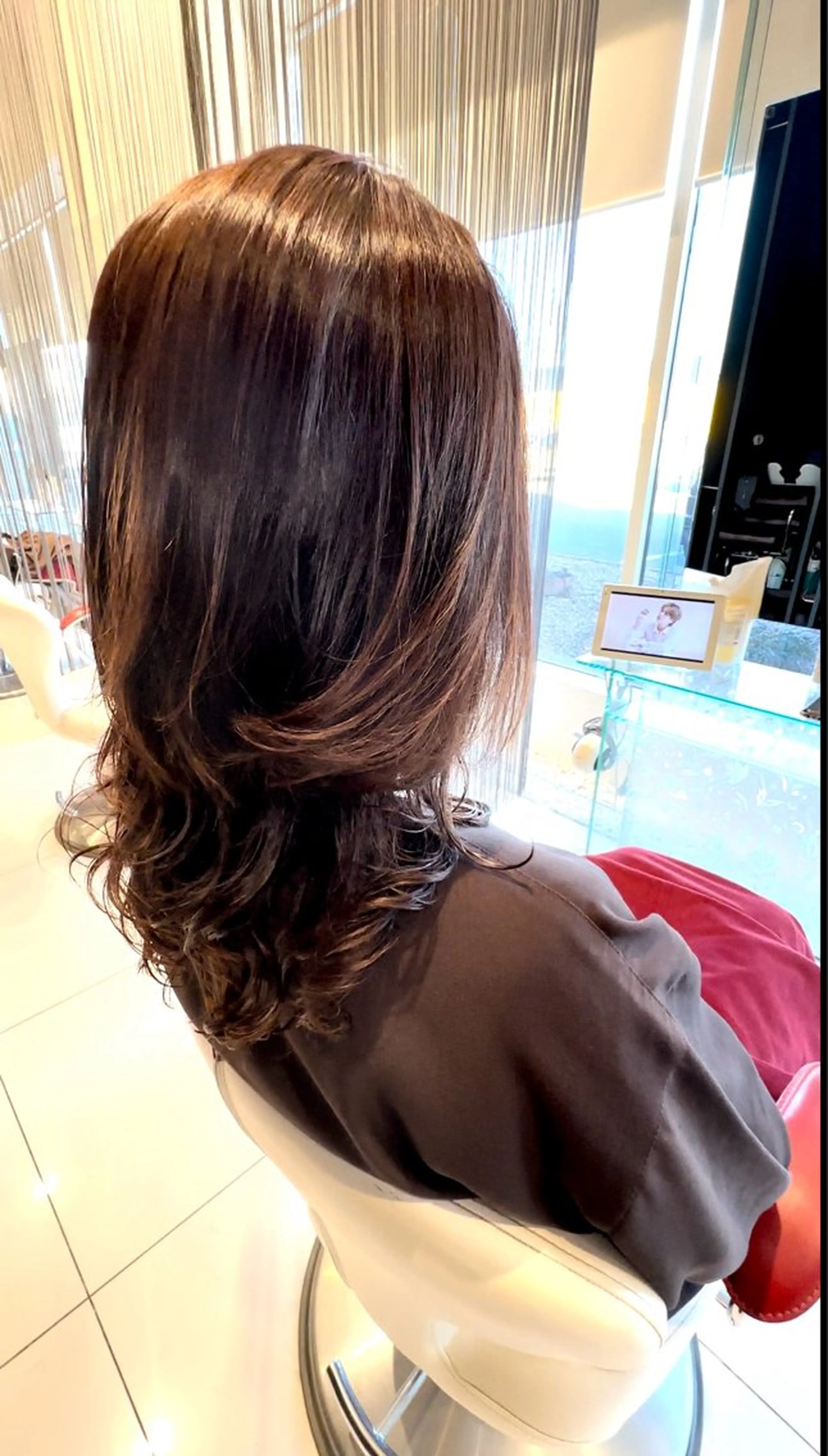 【根元から毛先まで艶やかな仕上がり】森式プレミアムストカール✨の写真