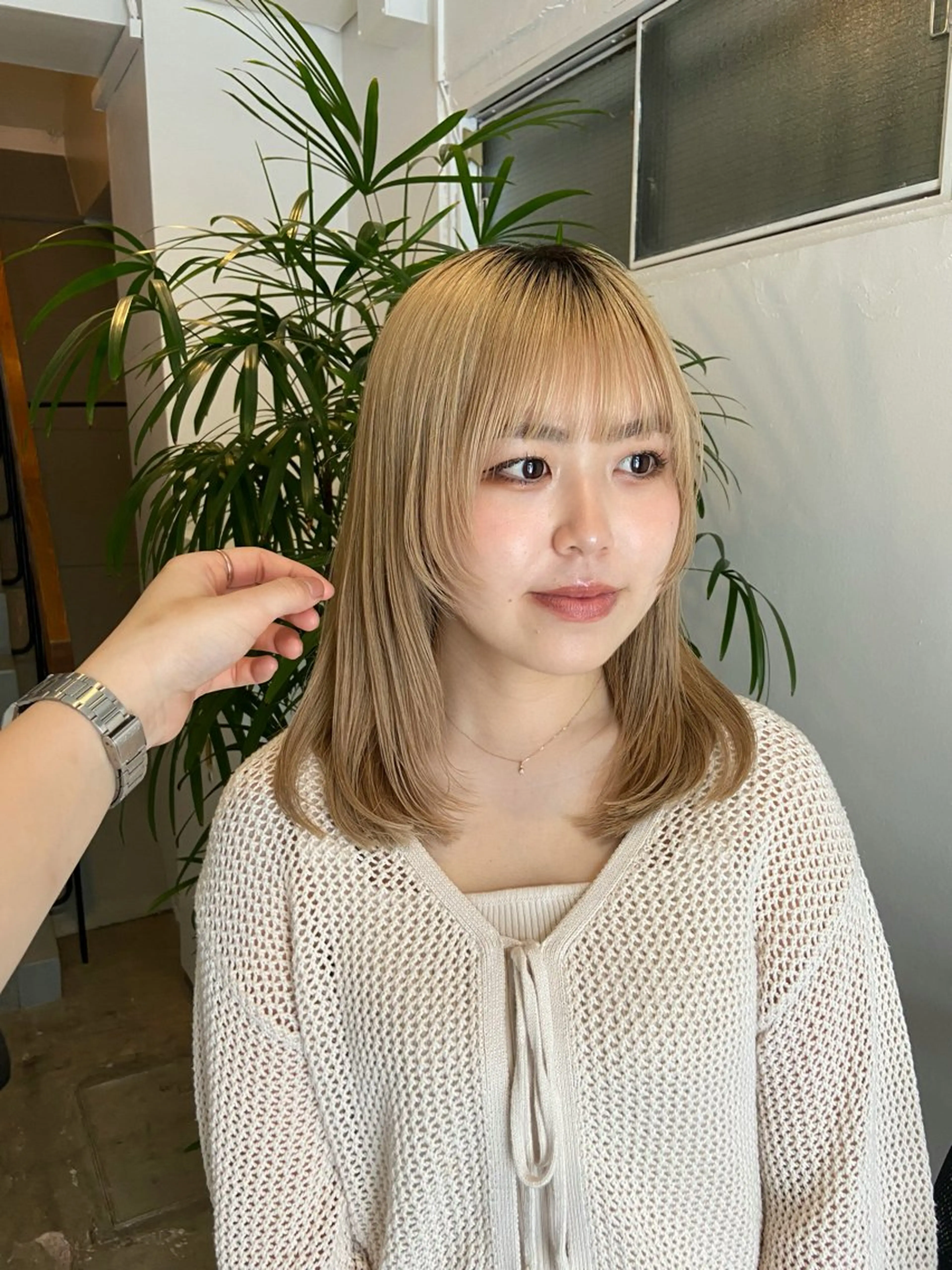 ミディアム カラー 顔周りカット オバタ コトのヘアスタイル