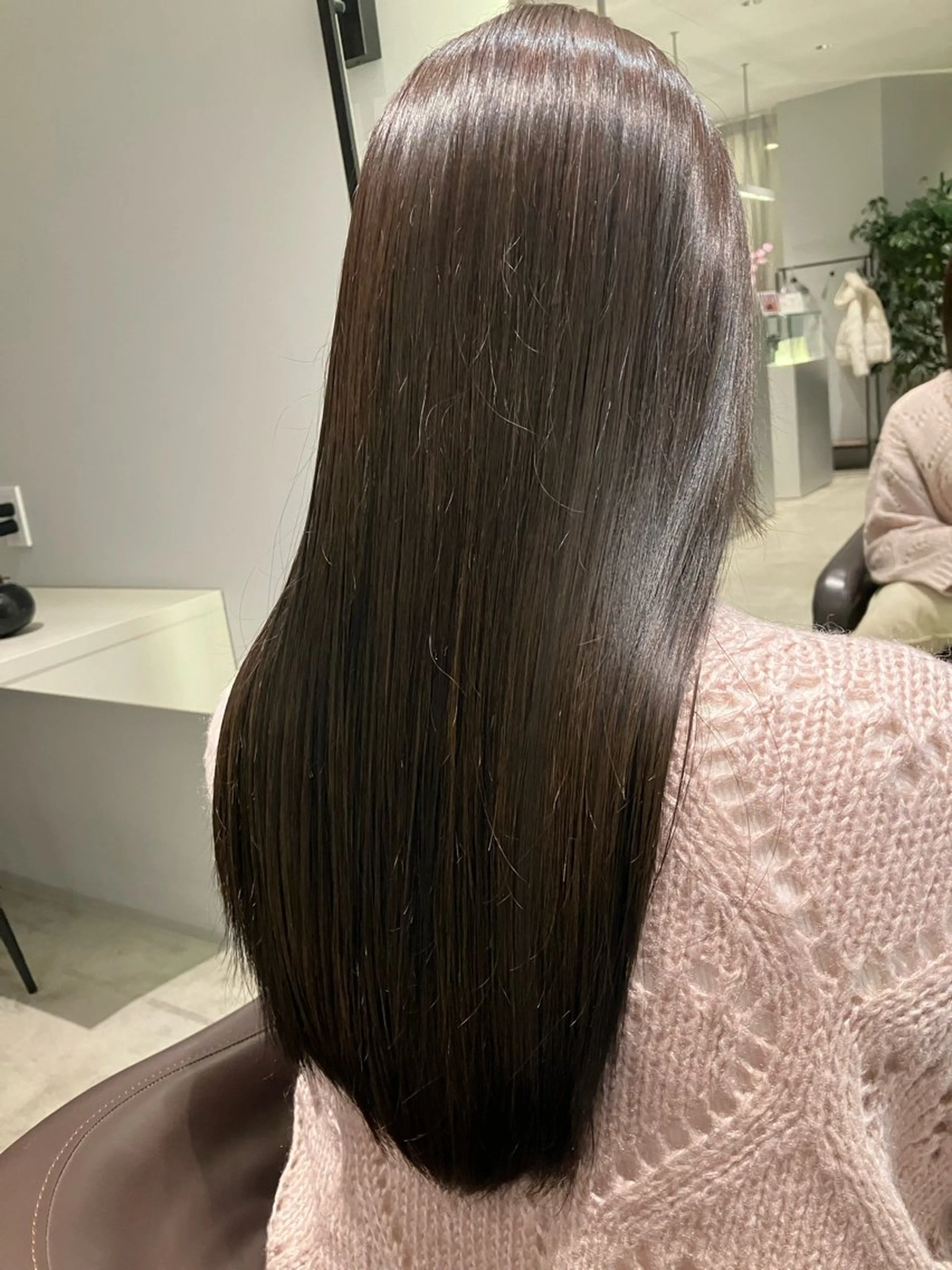 カラー グレージュ オリーブグレージュ オリーブグレー ヘアカラー トリートメント OCHIAI KEISUKEのヘアスタイル