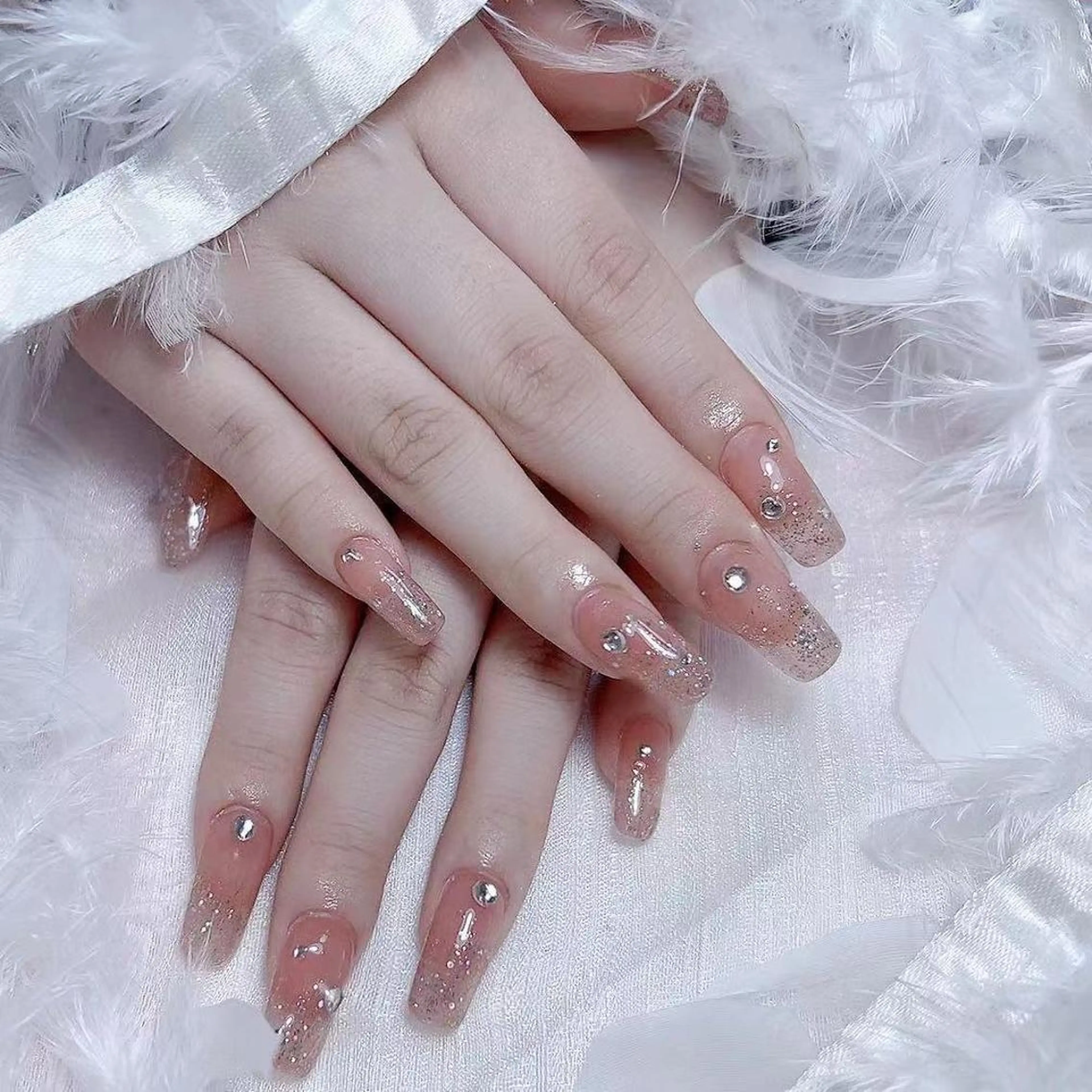 ネイル アートネイル オーロラネイル ガーリー キラキラネイル 韓国ネイル ハンドネイル ハンドケア Diamond 🚢のネイルデザイン