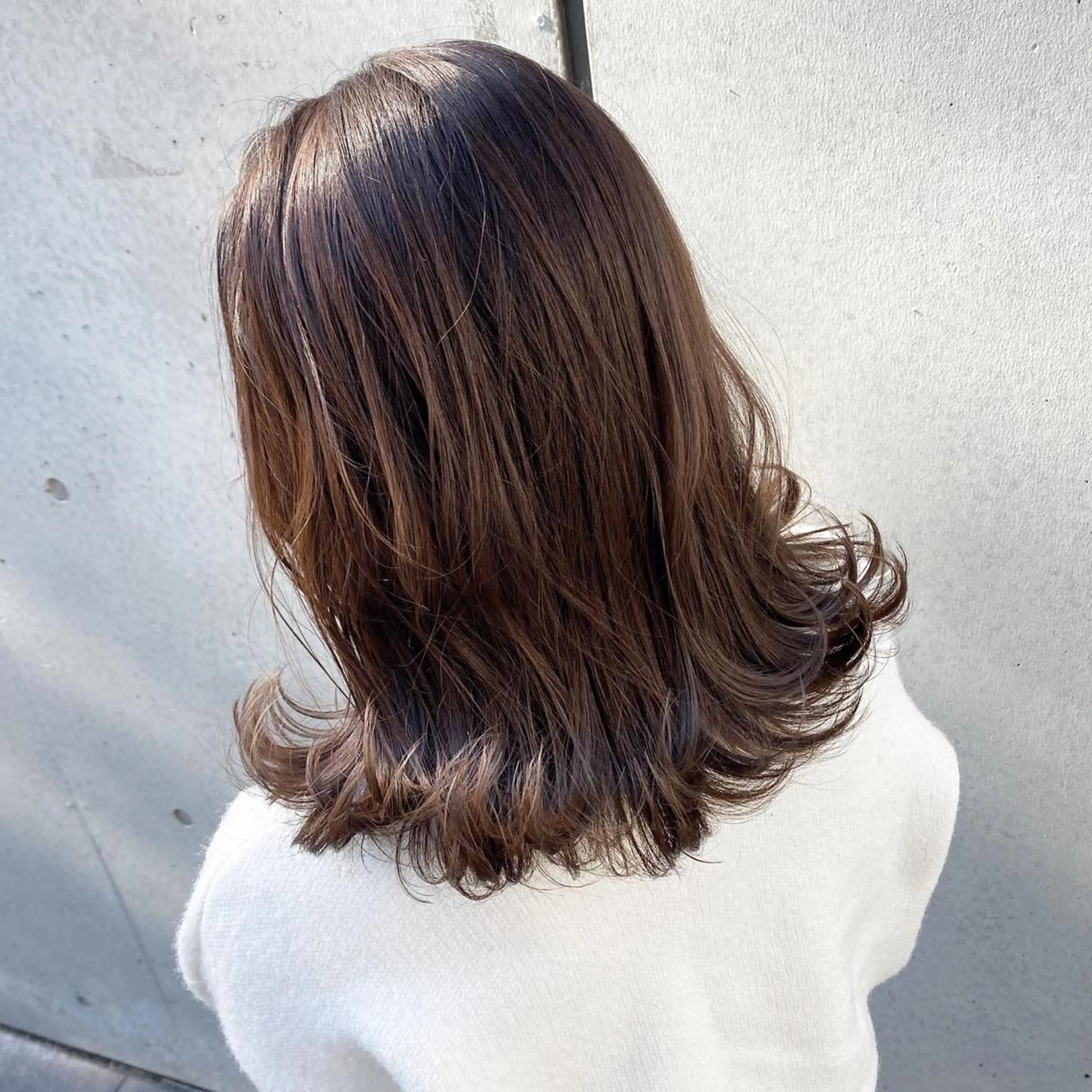 ミディアム ミディアムレイヤー ハイライト 髪質改善 韓国風ヘア レイヤーカット ヘアカラー トリートメント 透け感×顔まわり デザイン✂︎吉田のヘアスタイル