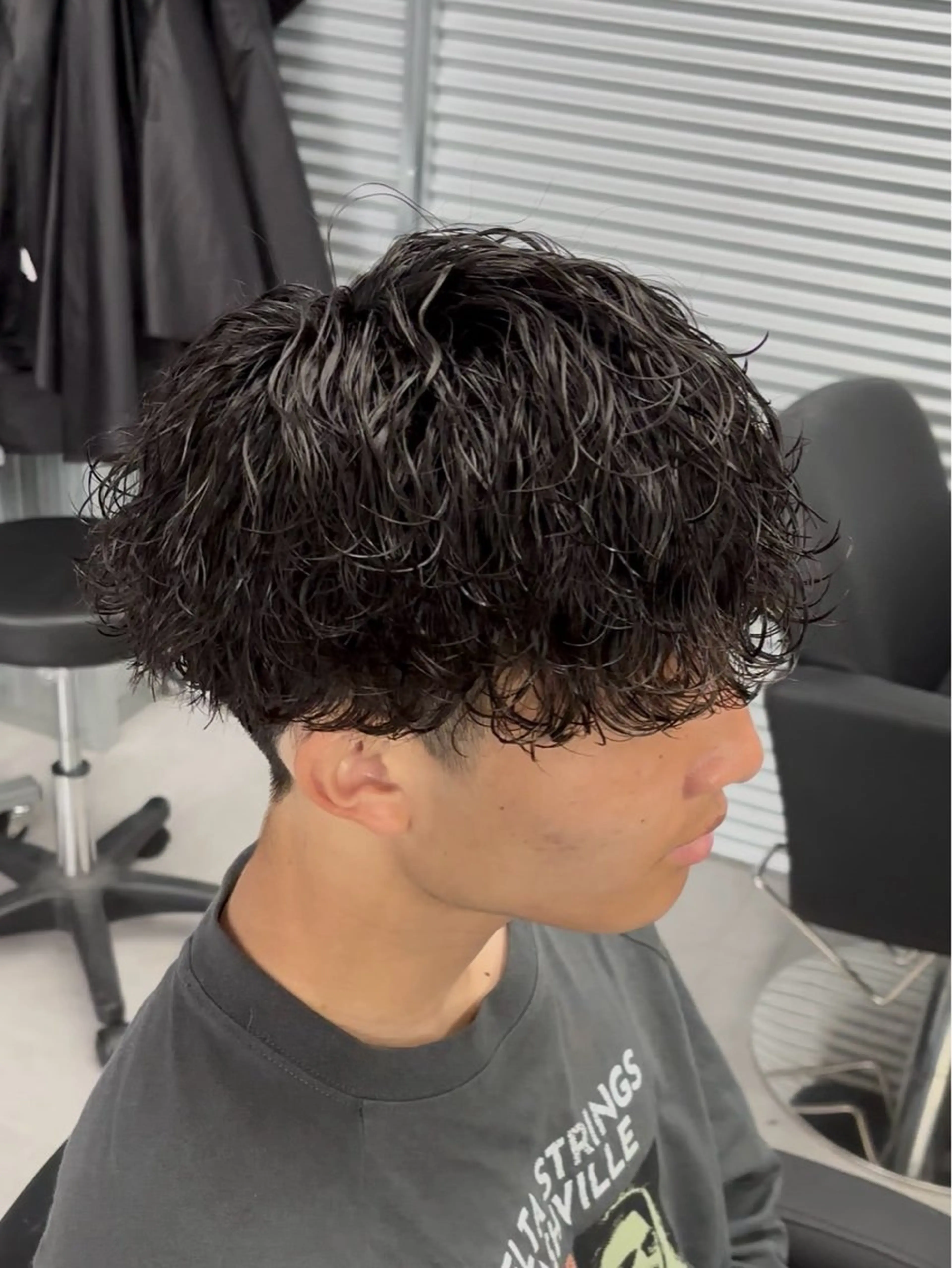 パーマ メンズ メンズパーマ 波巻きパーマ カット パーマ トリートメント 波巻き/ツイスパ/ 短髪/鈴木俊也のヘアスタイル