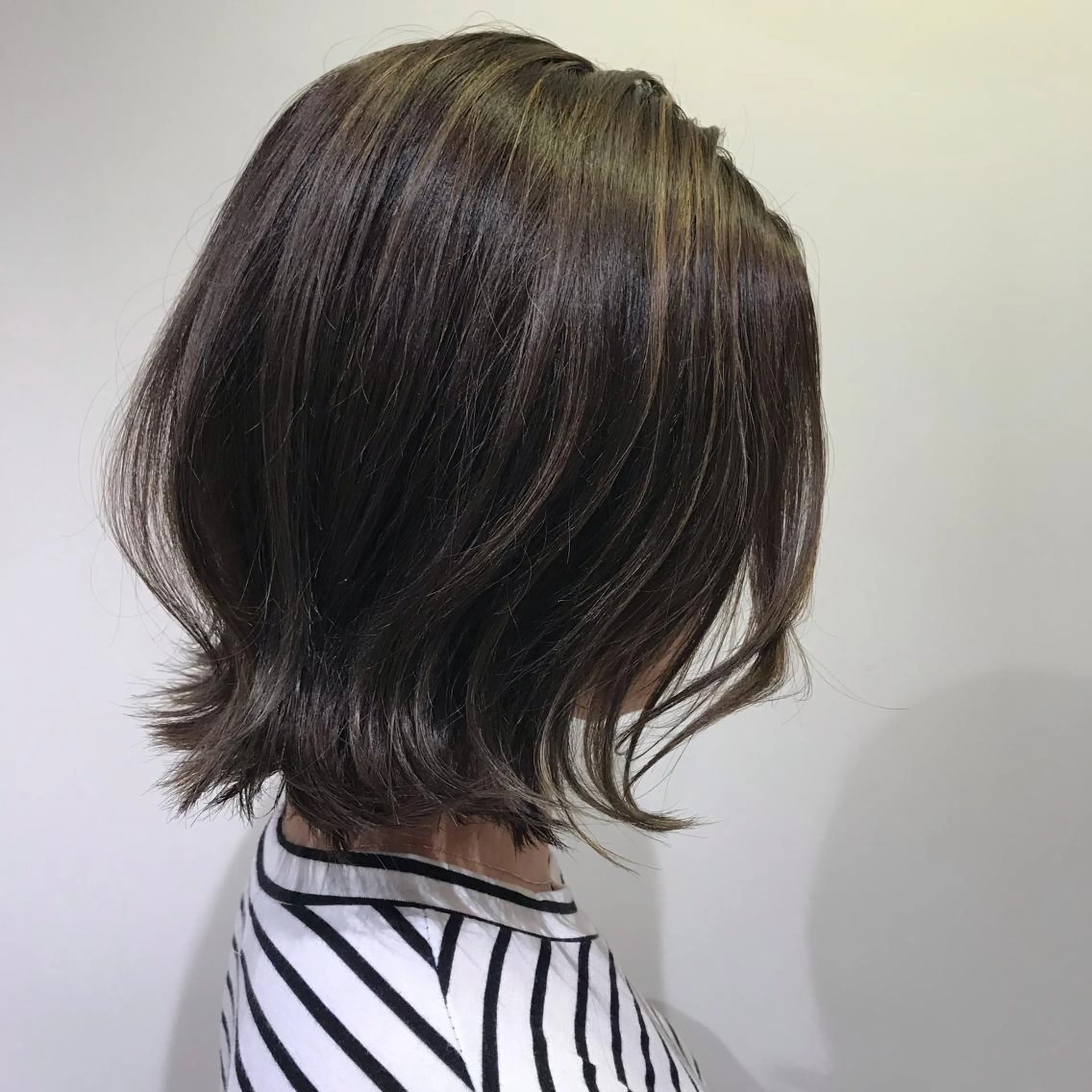 ミディアム ROUTE ルートのヘアスタイル