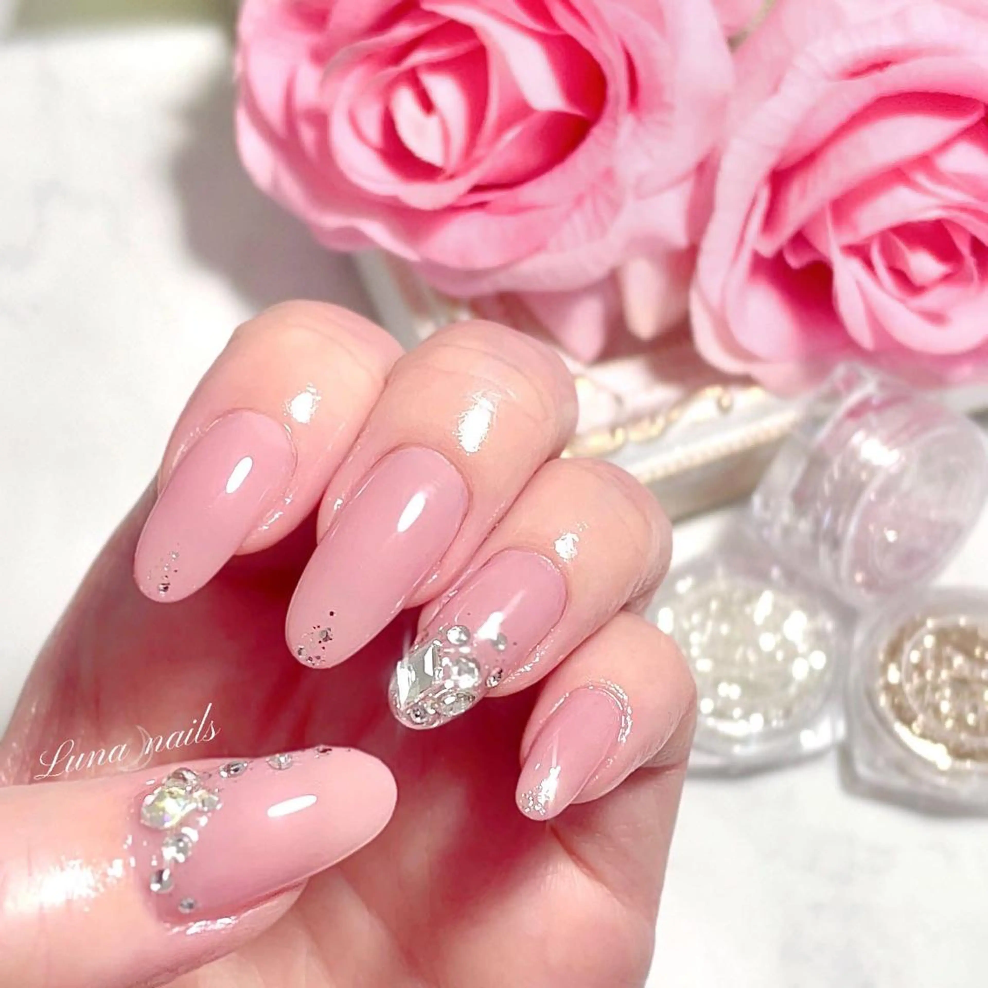 ネイル アートネイル 氷ネイル・うるうるネイル ラメ(グリッター) ワンカラーネイル ハンドネイル Luna  nails所属・yuka Luna nailsのネイルデザイン