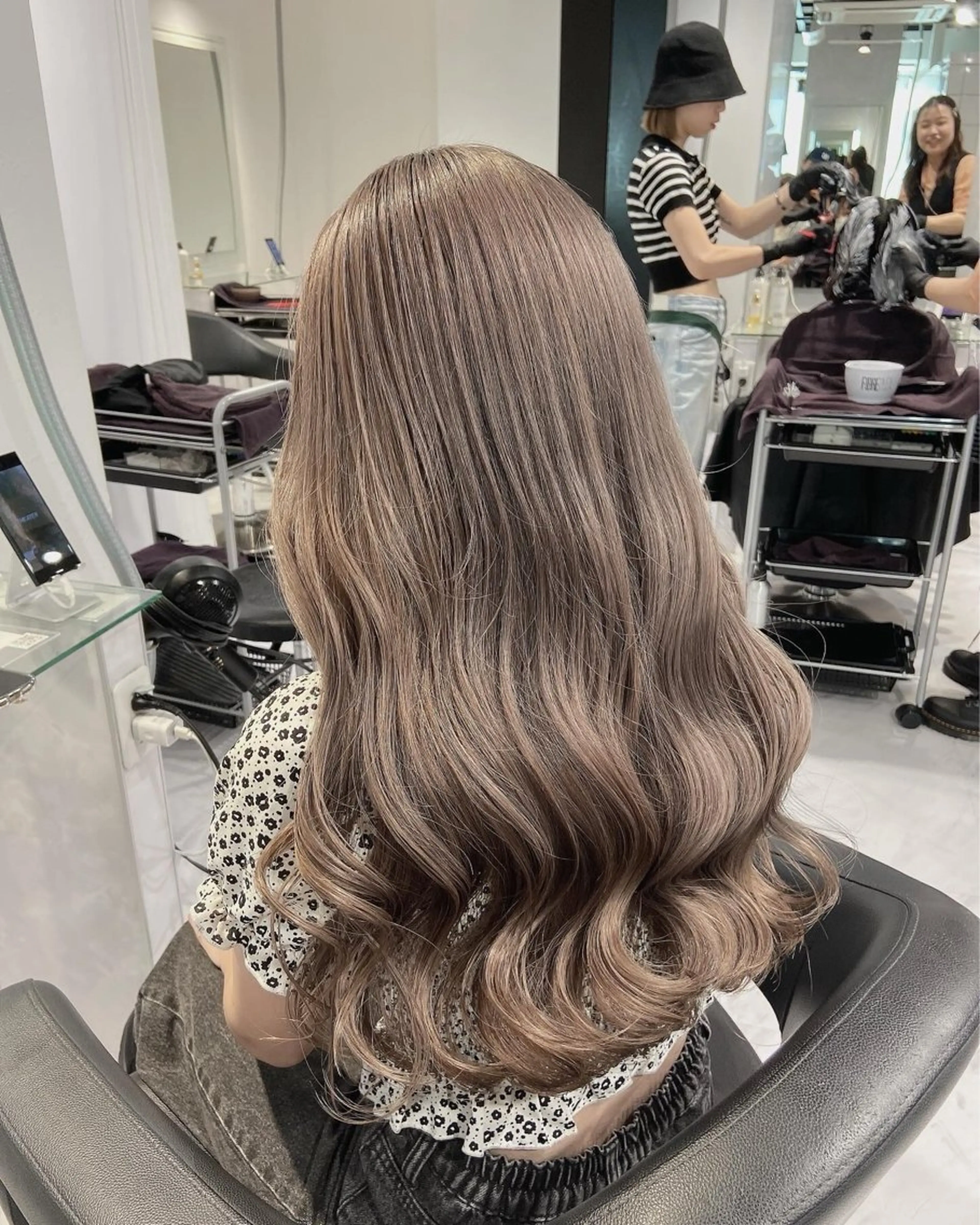 セミロング カラー ヘアカラー ✨透明感、艶髪ヘア✨ 韓国ヘア特化💖のヘアスタイル