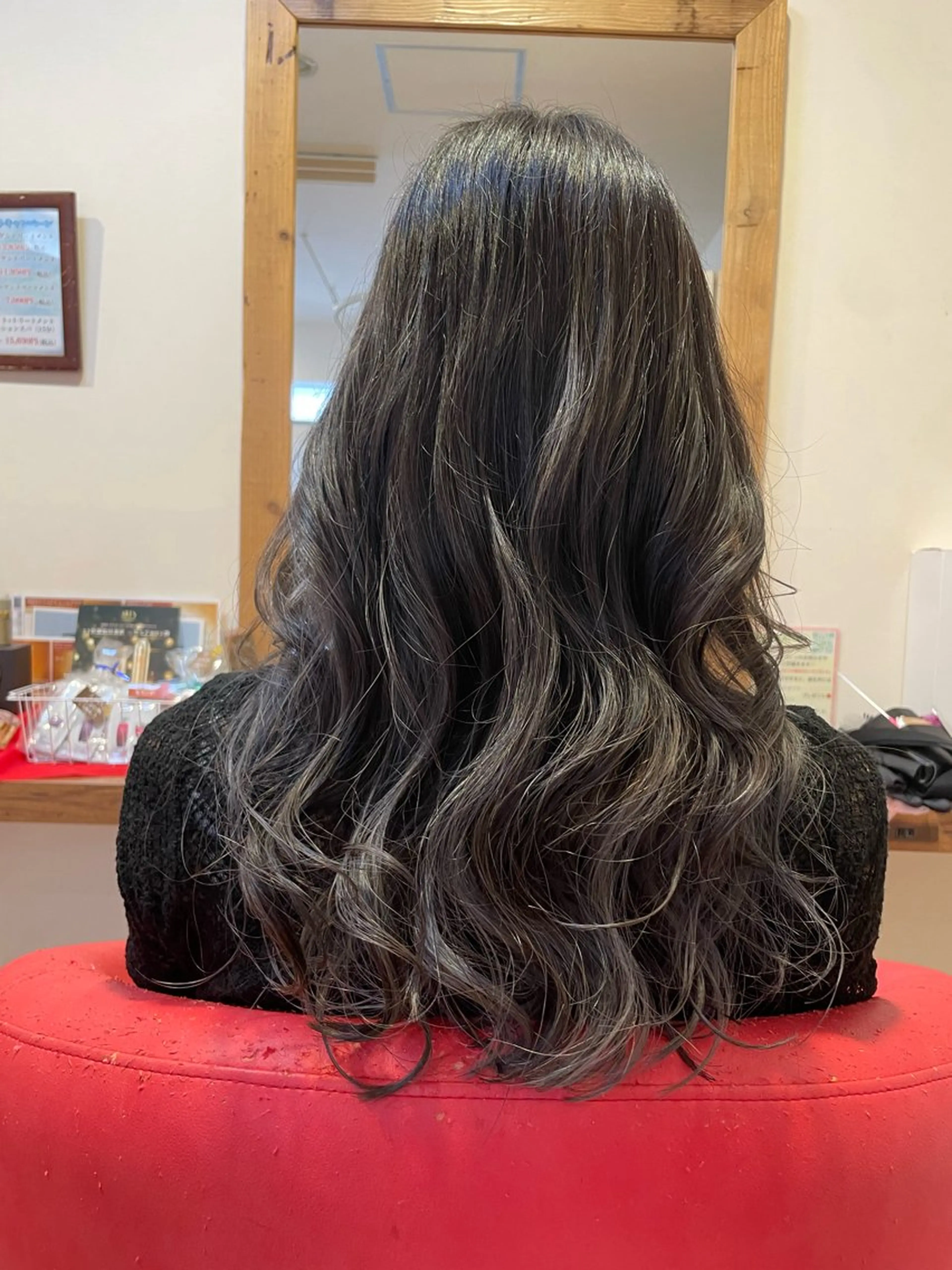 セミロング カラー バレイヤージュ ハイライトカラー ハイライト レイヤーカット 齋藤 美幸のヘアスタイル