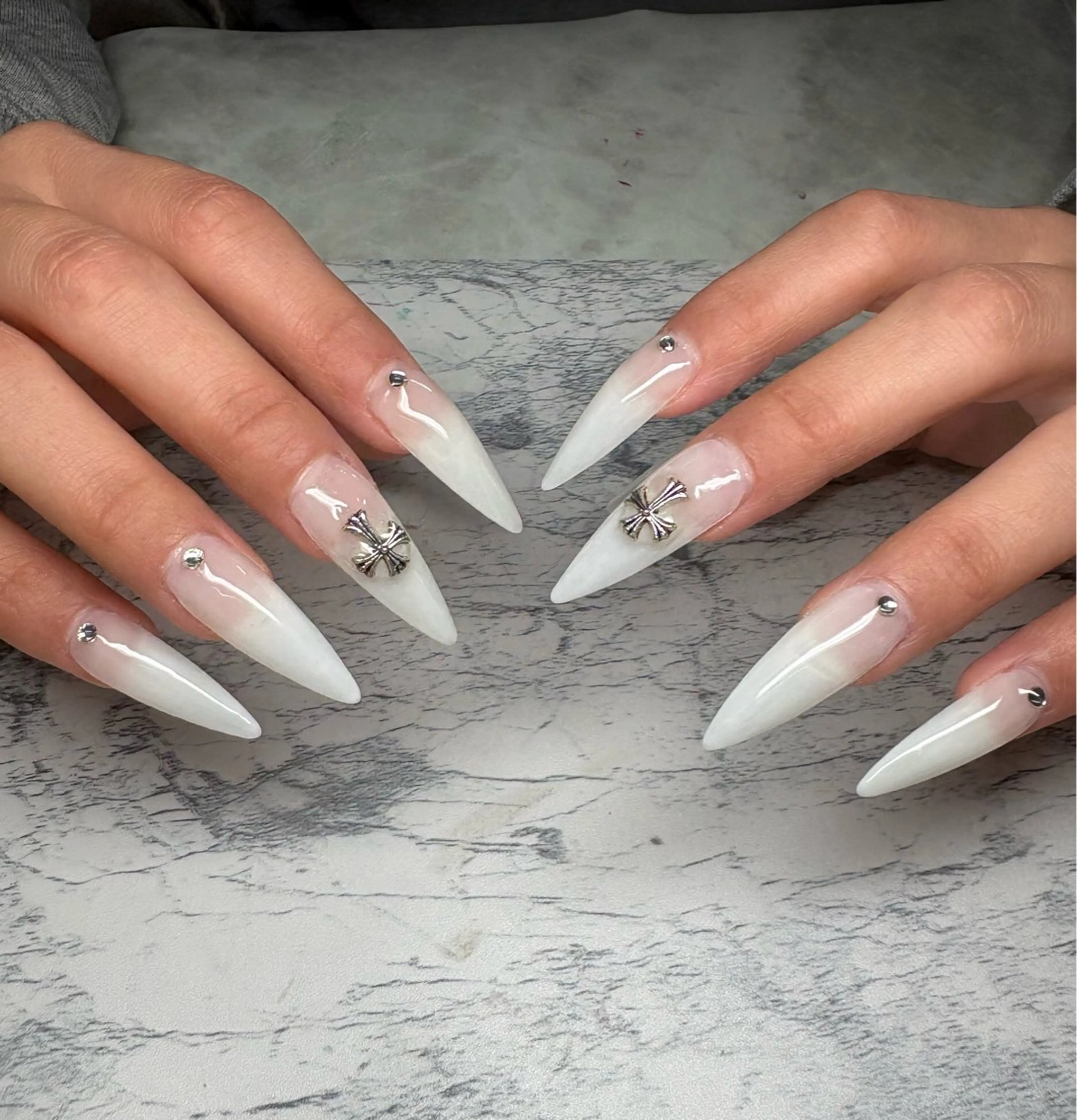 ネイル ハンドネイル LOUISE.所属・LOUISE. ／ネイルのネイルデザイン