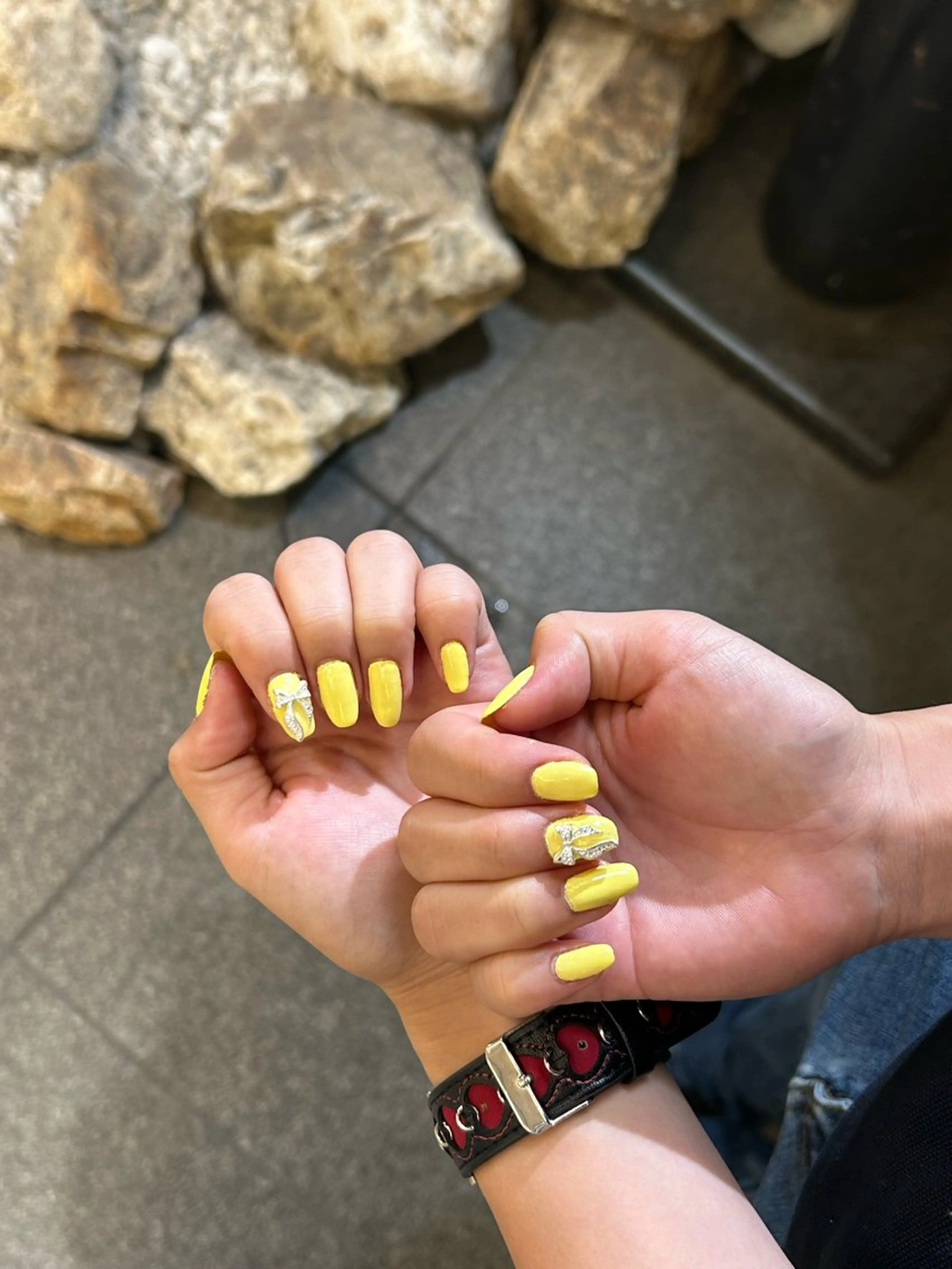 ネイル 暖色系ツヤカラー コトノ🫧のヘアスタイル