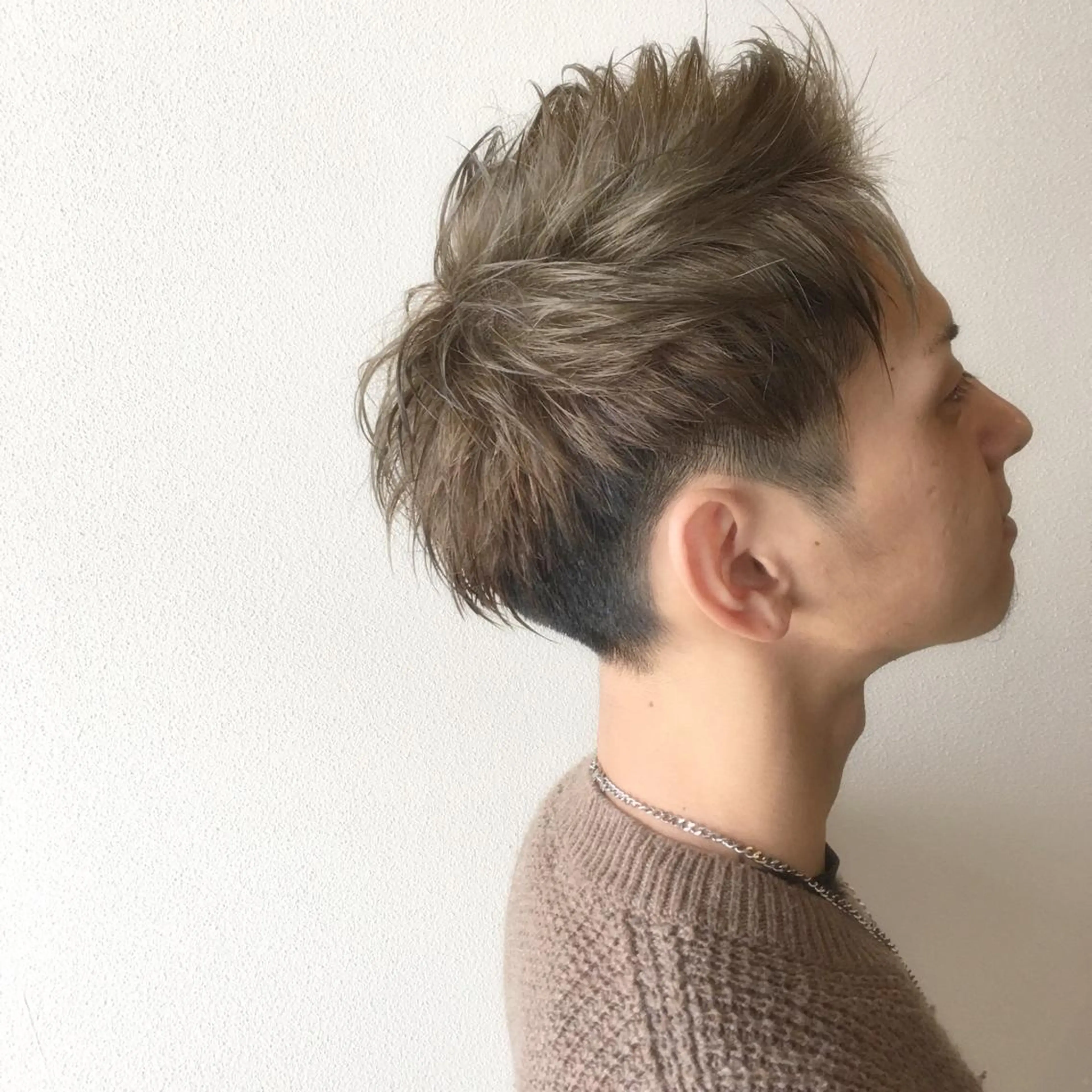 ショート カラー ベージュカラー ブリーチ グレージュ カット ヘアカラー Tiger  Lily所属・江藤 星史のヘアスタイル