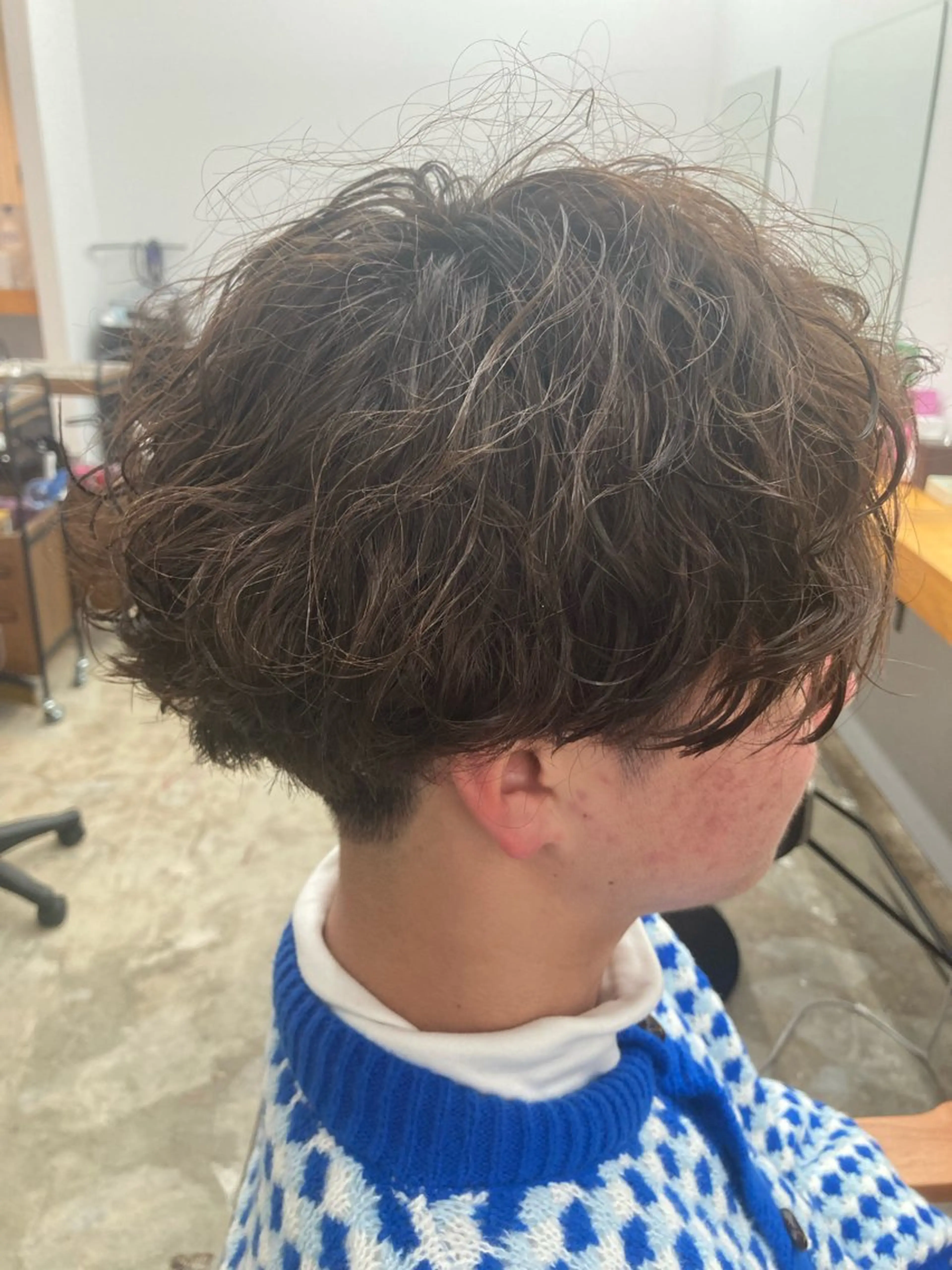 ショート パーマ メンズ メンズパーマ 波巻きパーマ 卒業式のヘアスタイル ROSSO春日部店 /髪質改善/カワムラのヘアスタイル