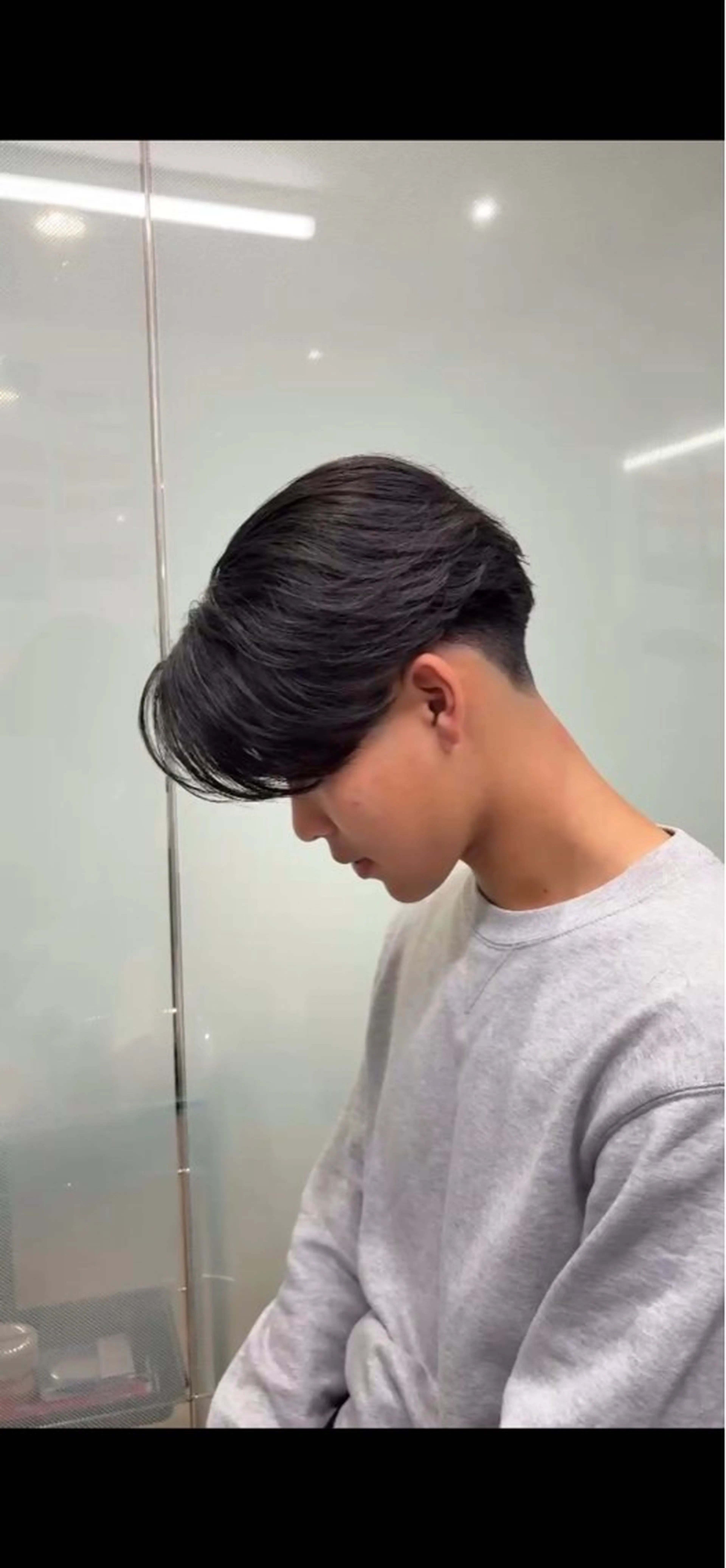 ミディアム メンズ ミディアムパーマ センターパート メンズパーマ era本店所属・笹尾 陸/era本店 メンズ美容師のヘアスタイル