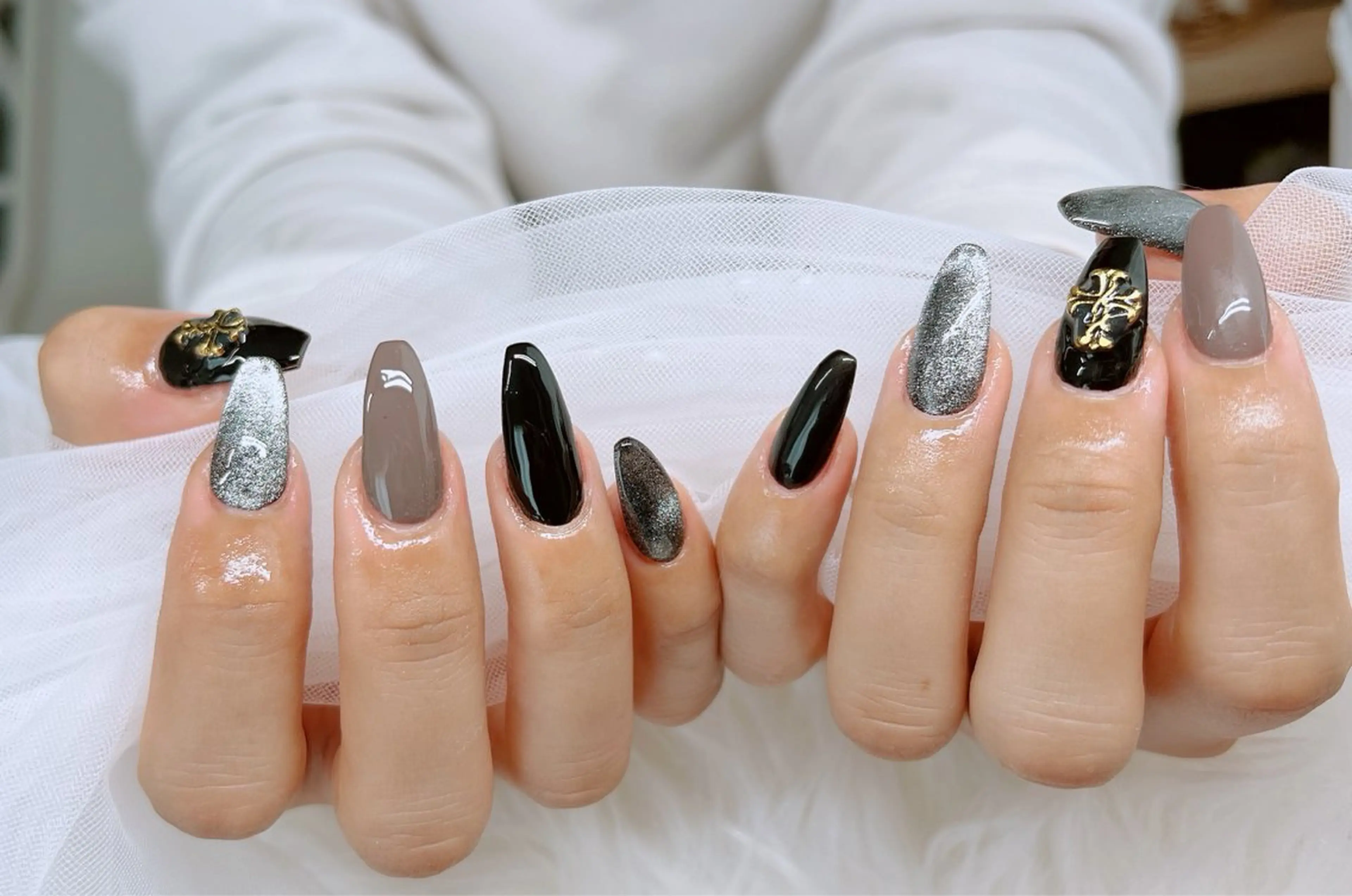 ネイル フットネイル フレンチネイル 韓国ネイル ロングネイル マグネットネイル Lee _nailのネイルデザイン