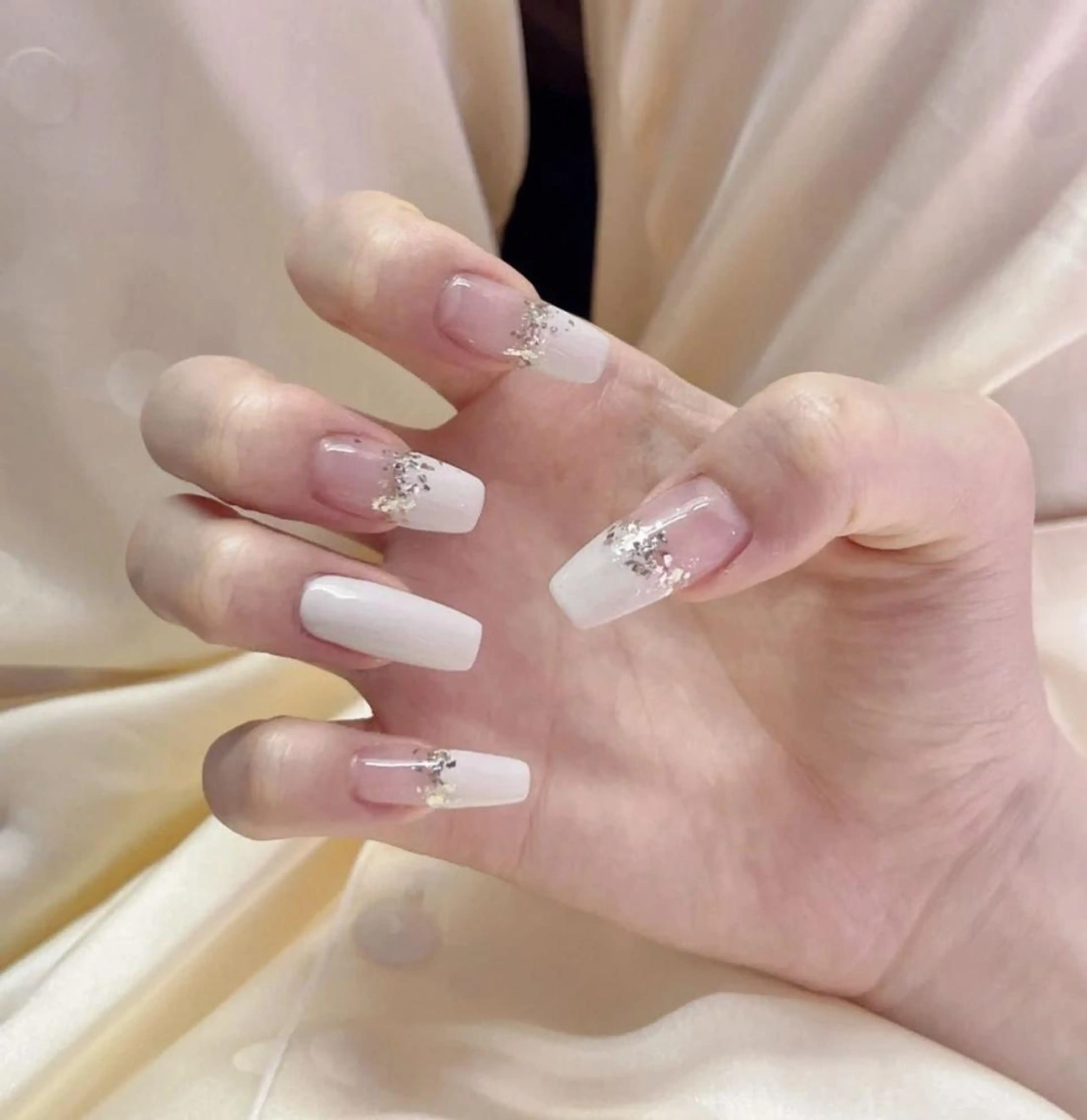 ネイル アートネイル 長さ出し ネイルチップ Queens ゲンのネイルデザイン