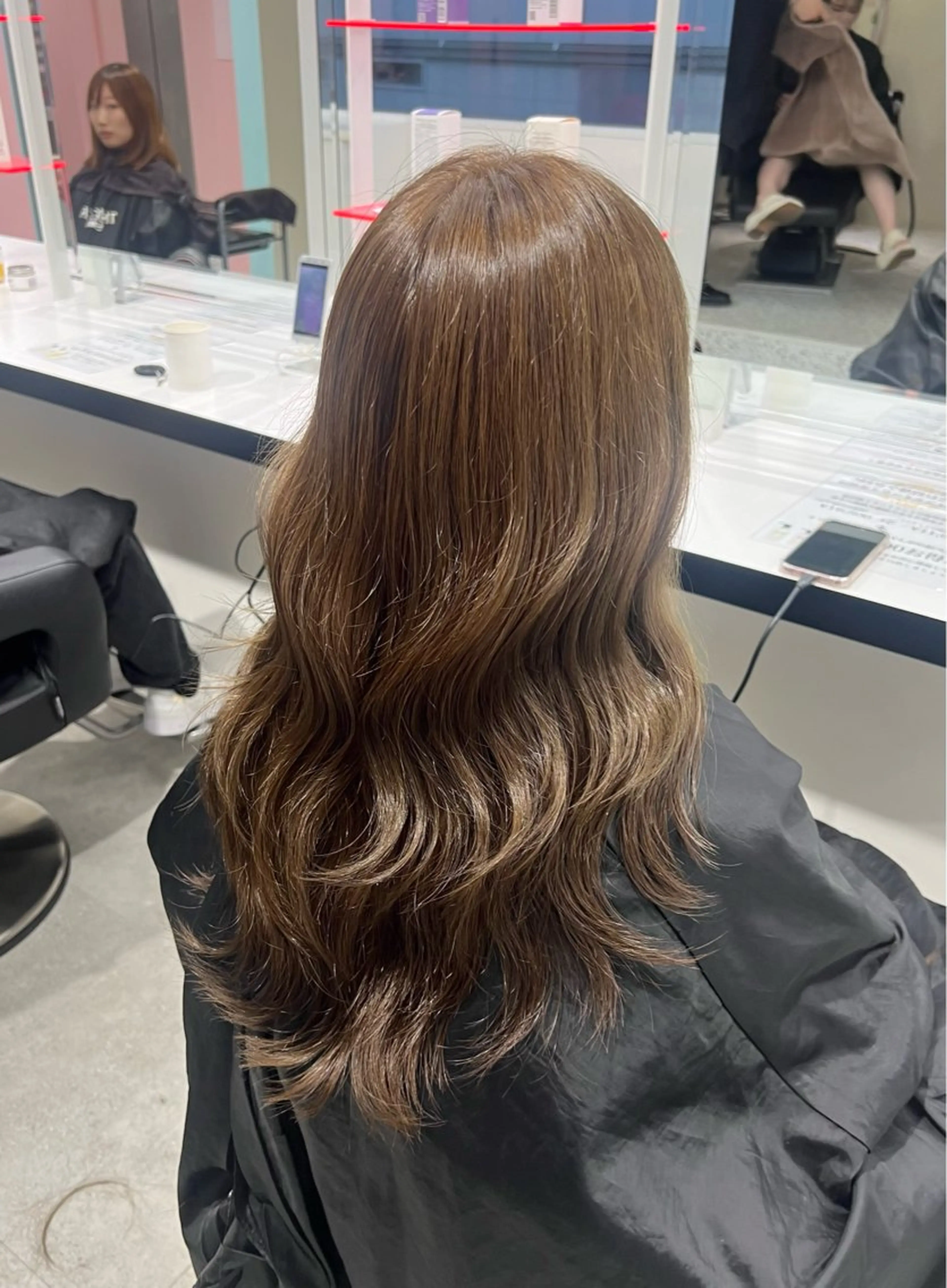 ミディアム レイヤーカット／ ハイトーン/Moeのヘアスタイル