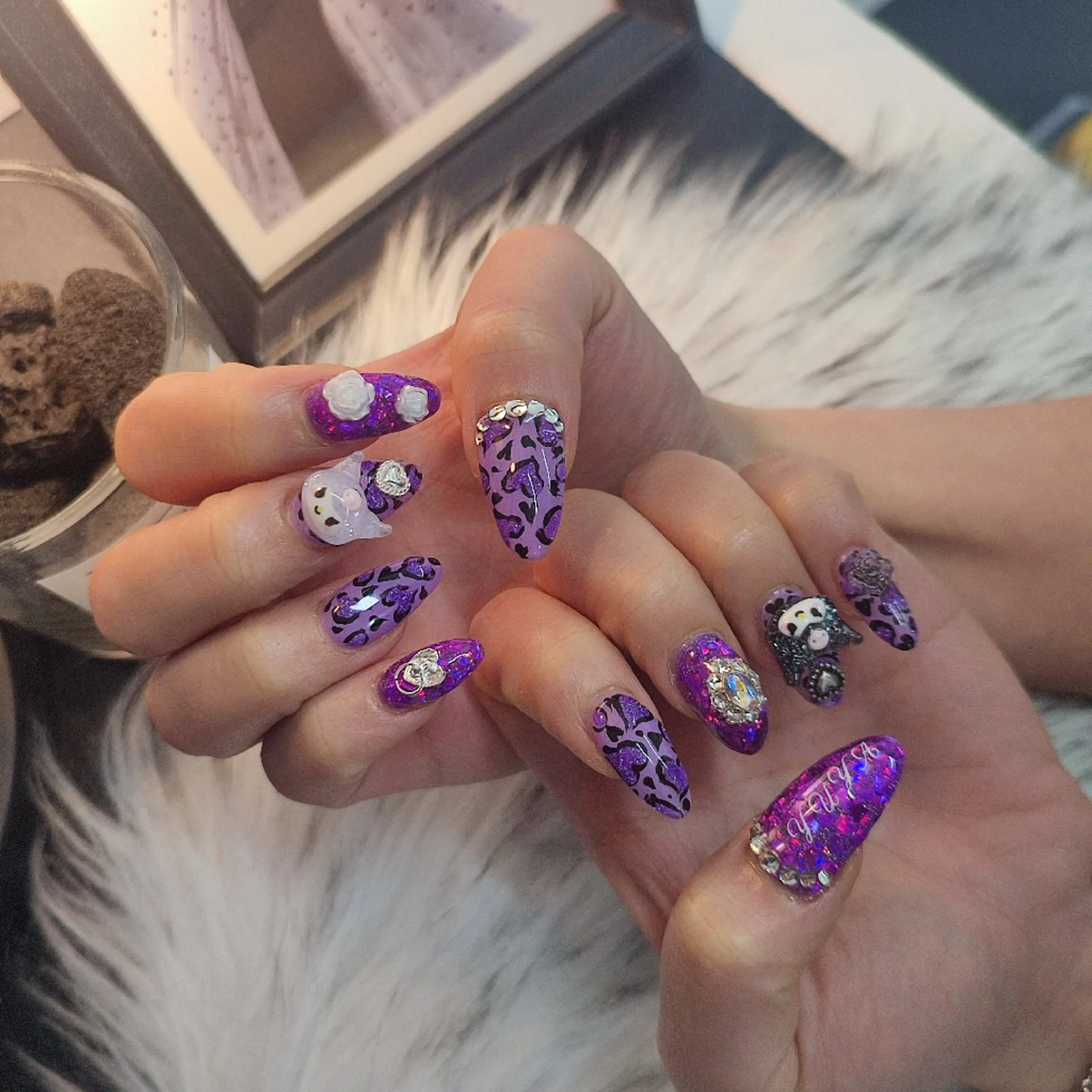 ネイル ハンドネイル RUNWAY 　　の眉毛・アイブロウイメージ