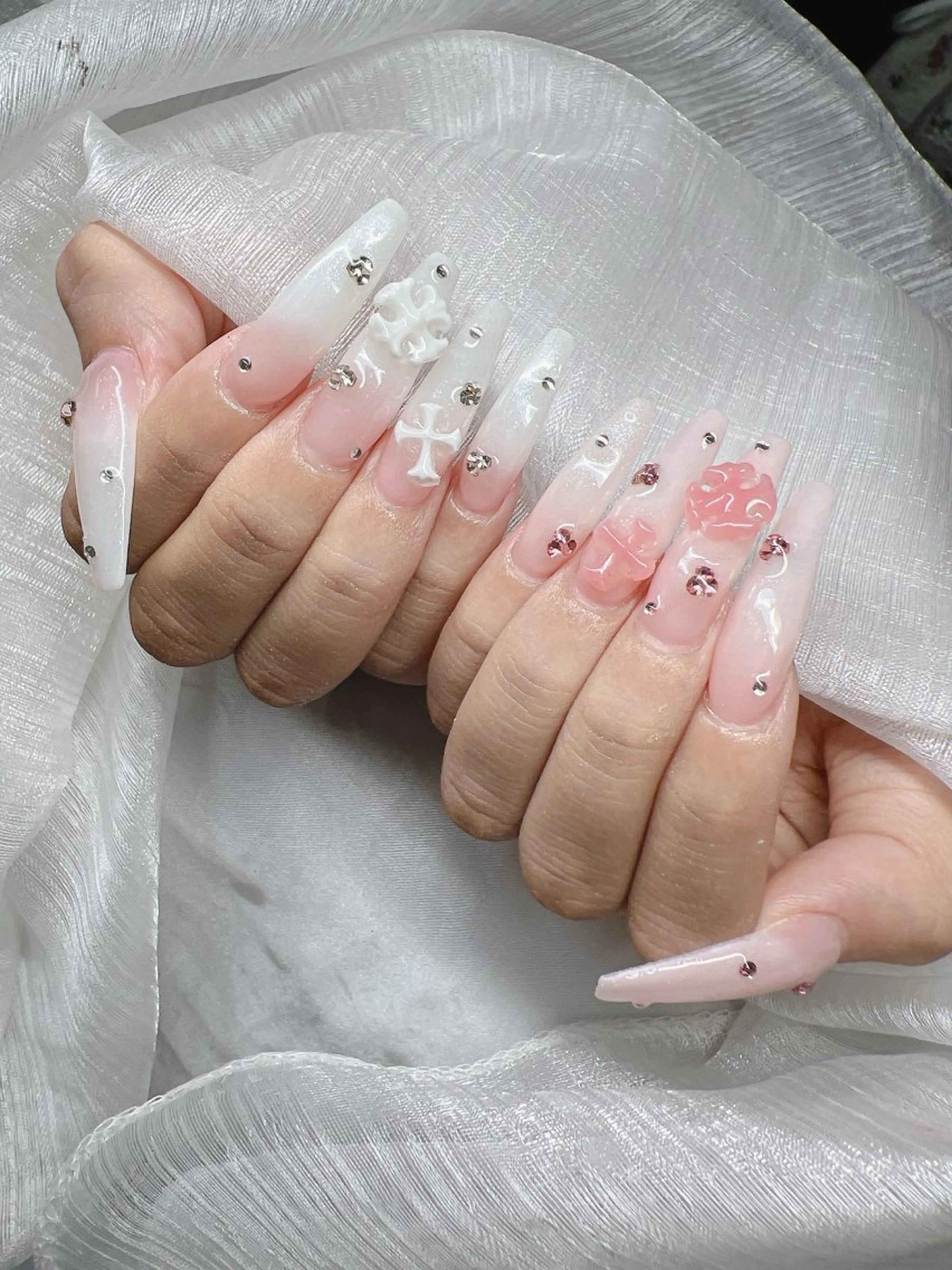 ネイル 長さ出し グラデーション 卒業式 キラキラネイル マグネットネイル ハンドネイル Lee Nailsのネイルデザイン