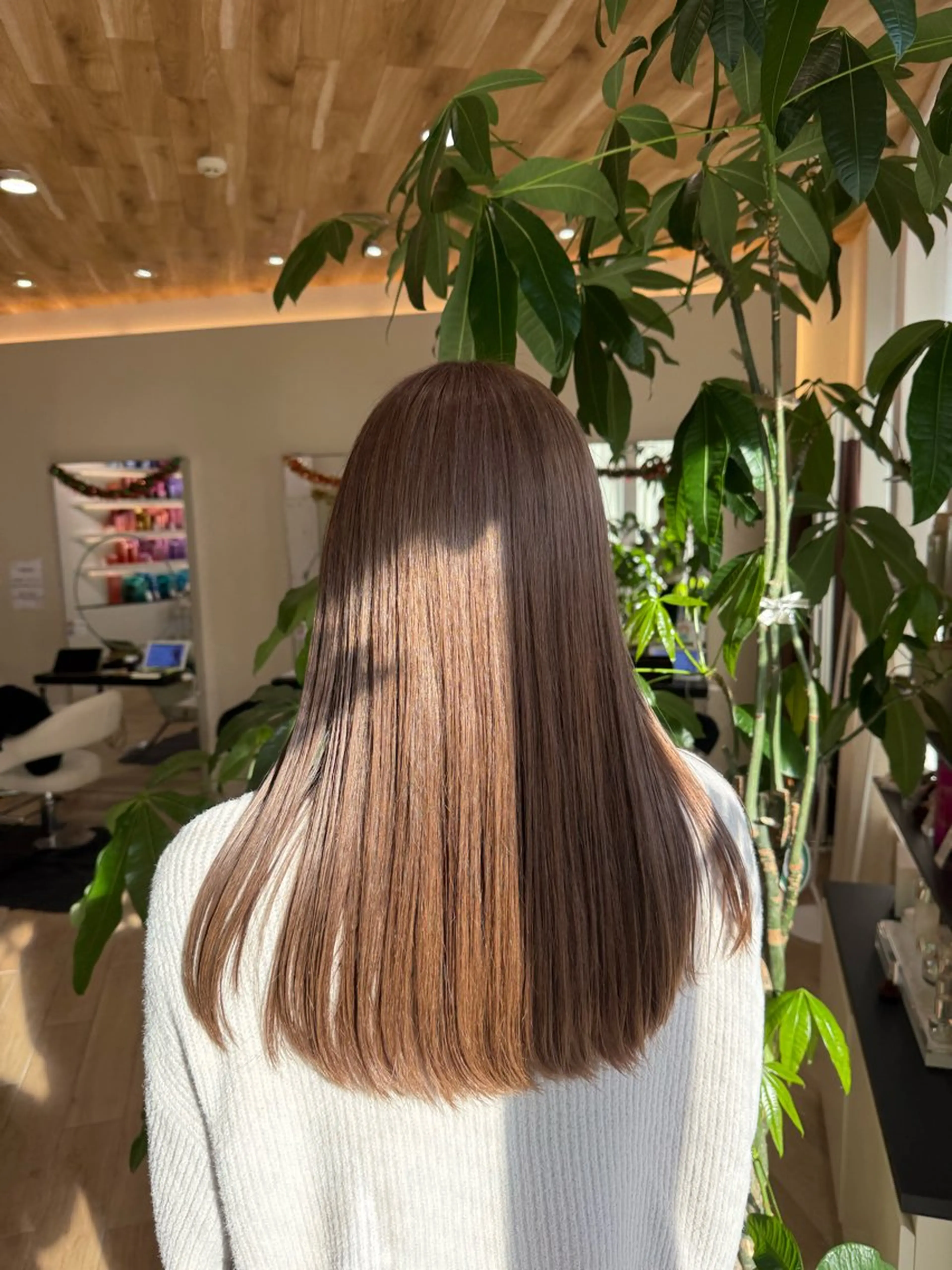 セミロング カット ヘアカラー トリートメント 艶髪/ハイトーン ️🫧rino🫧のヘアスタイル